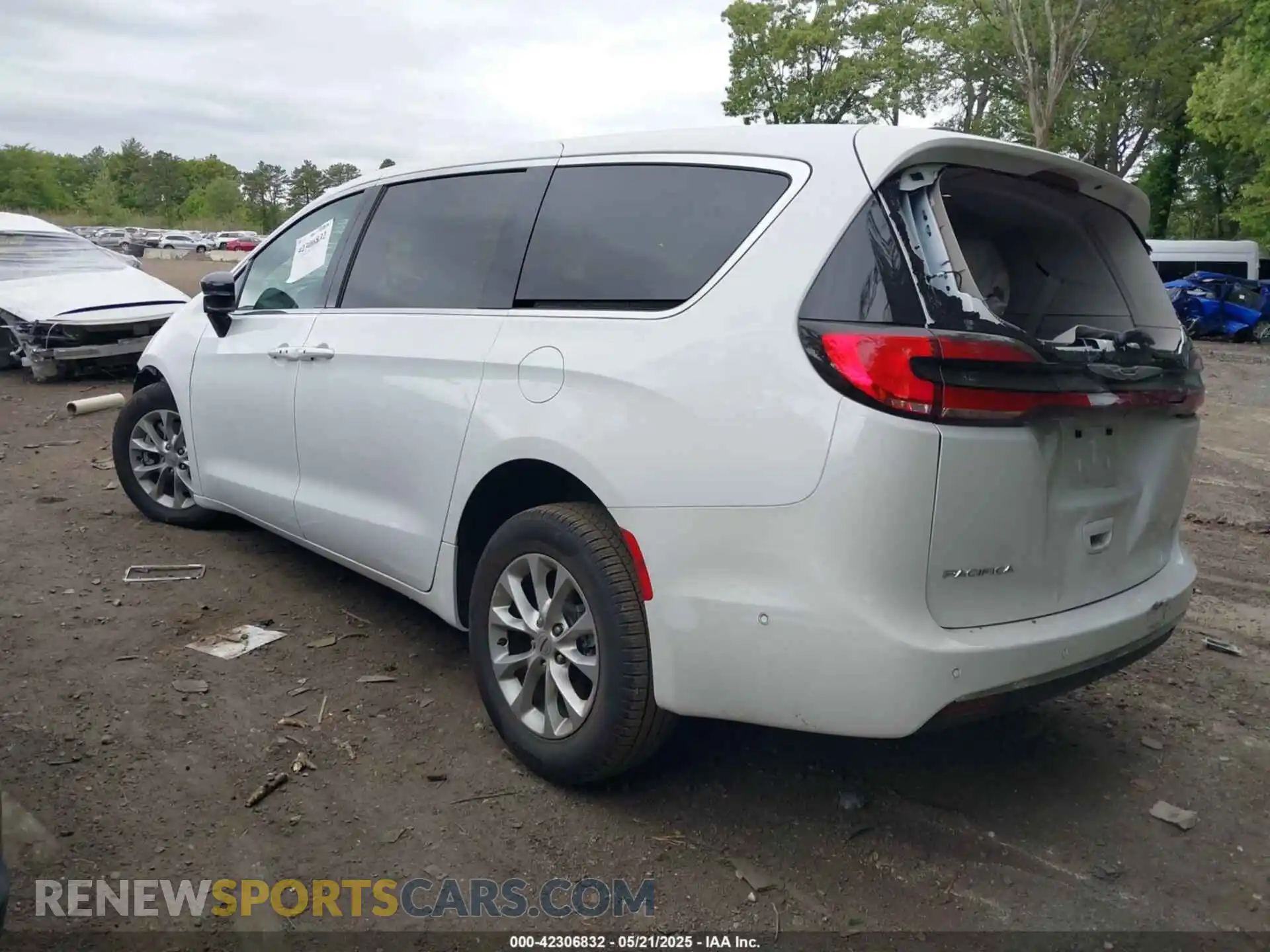 3 fotografías del automóvil dañado 2C4RC3BG0RR204617 CHRYSLER PACIFICA 2024