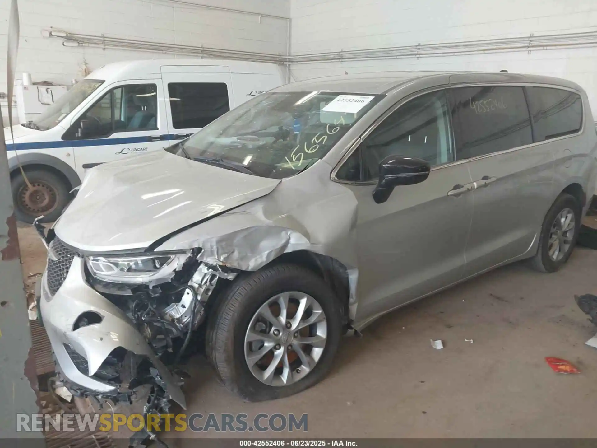 2 Photograph of a damaged car 2C4RC3BG1RR186015 CHRYSLER PACIFICA 2024