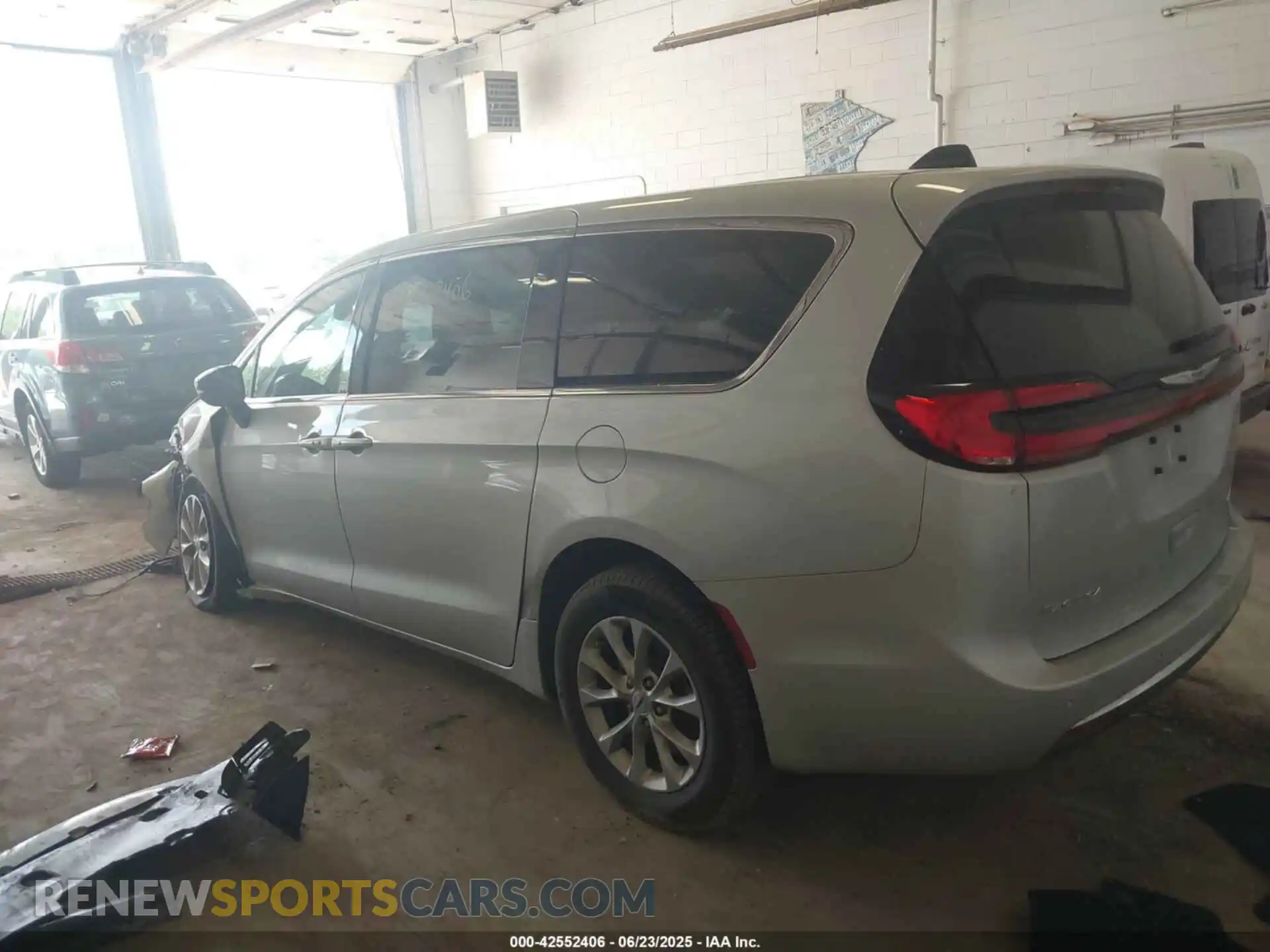 3 Photograph of a damaged car 2C4RC3BG1RR186015 CHRYSLER PACIFICA 2024