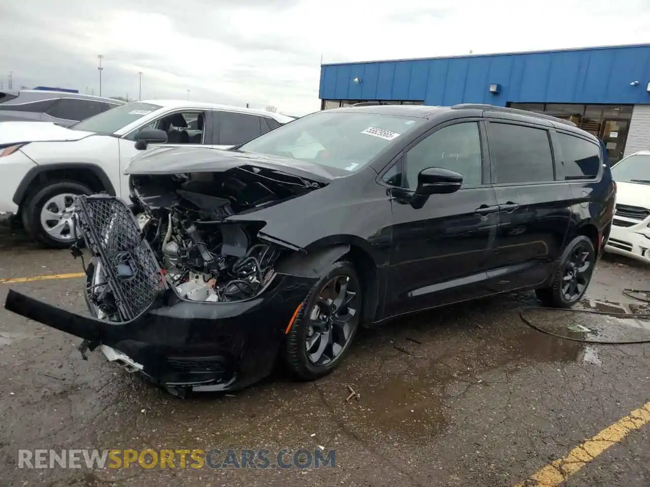 1 Photograph of a damaged car 2C4RC3GG5RR196815 CHRYSLER PACIFICA 2024