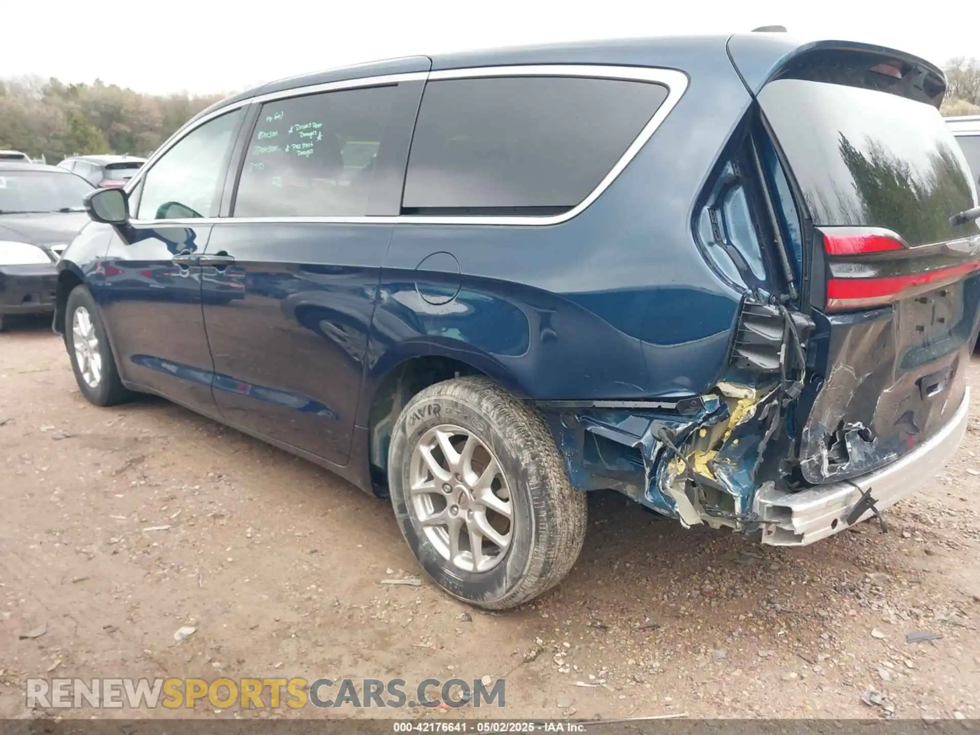 3 Photograph of a damaged car 2C4RC1BG1SR505052 CHRYSLER PACIFICA 2025