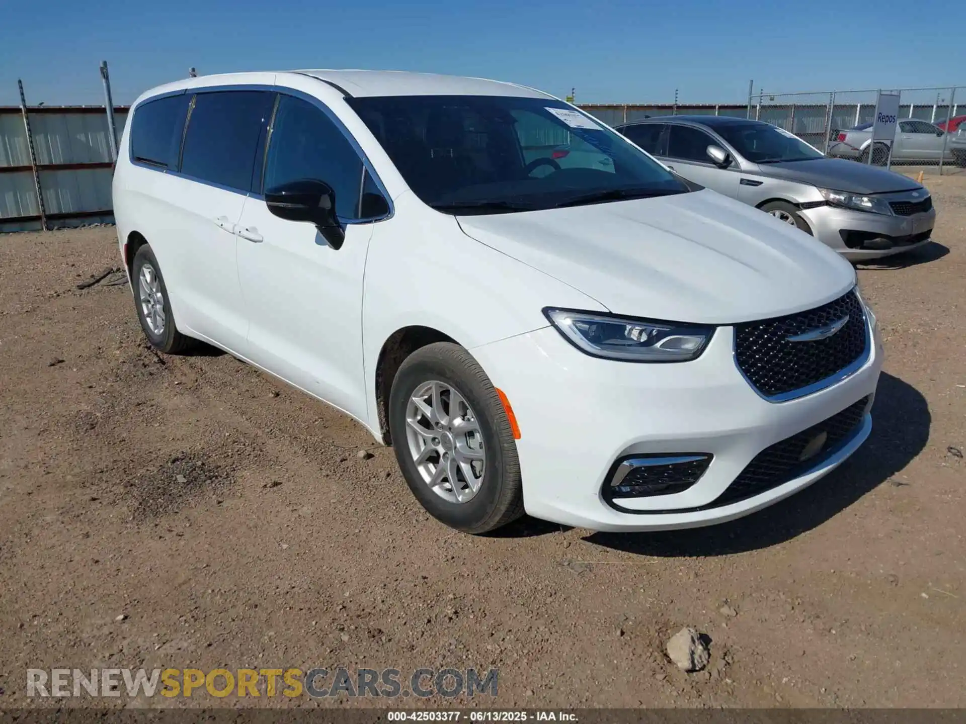 1 Photograph of a damaged car 2C4RC1BG1SR513507 CHRYSLER PACIFICA 2025