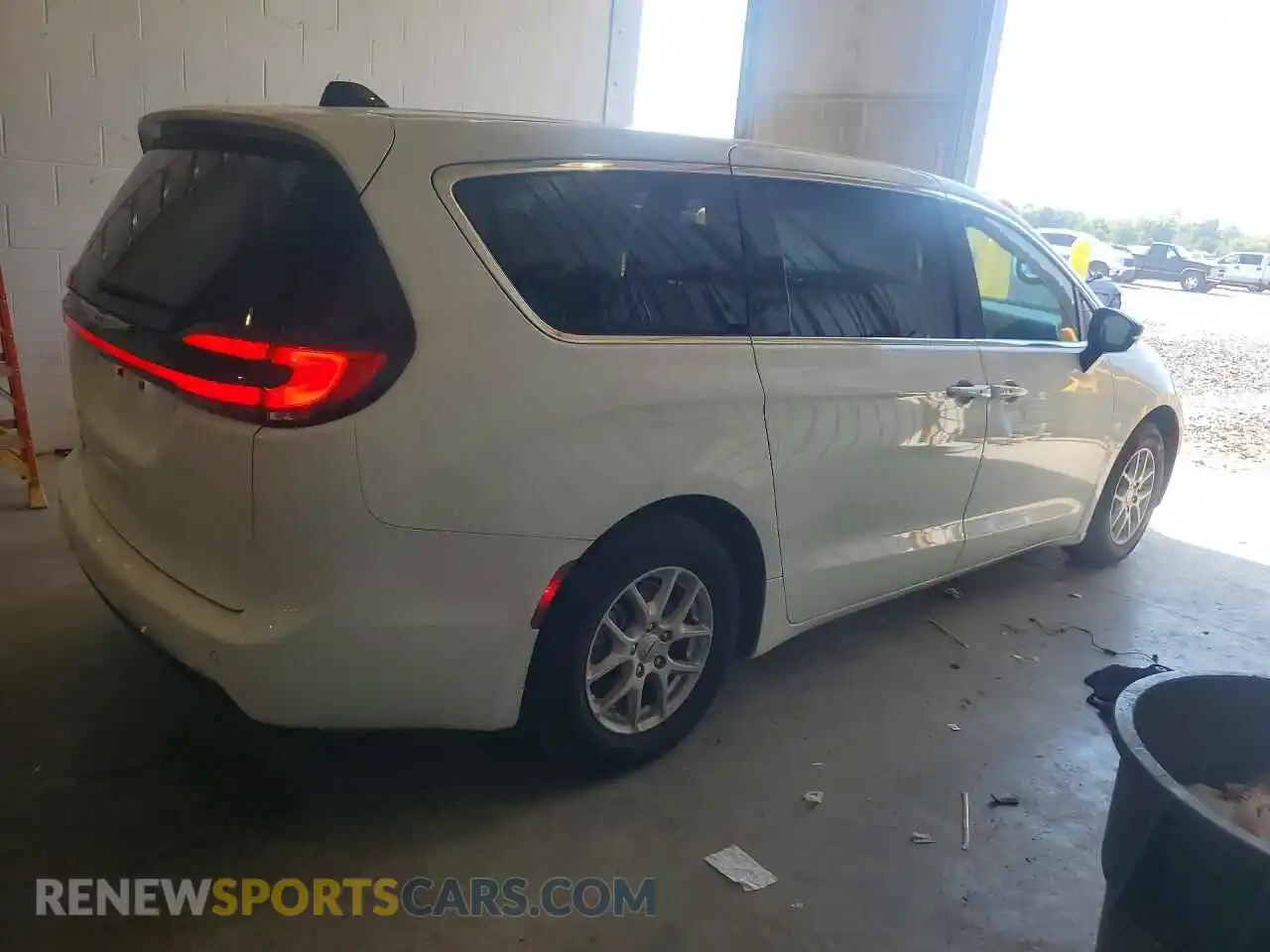3 Photograph of a damaged car 2C4RC1BG1SR540903 CHRYSLER PACIFICA 2025