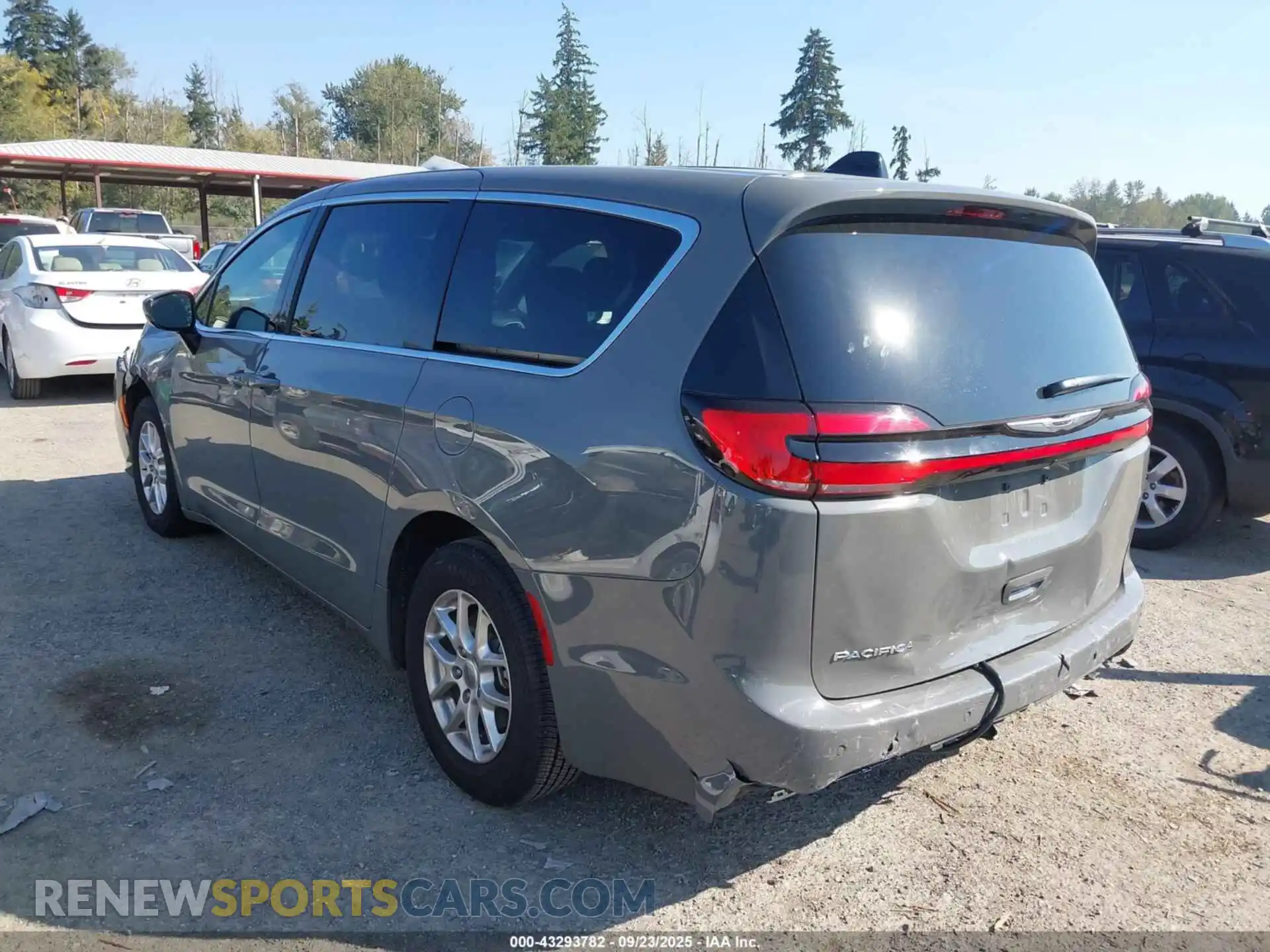 3 Photograph of a damaged car 2C4RC1BG1SR562061 CHRYSLER PACIFICA 2025