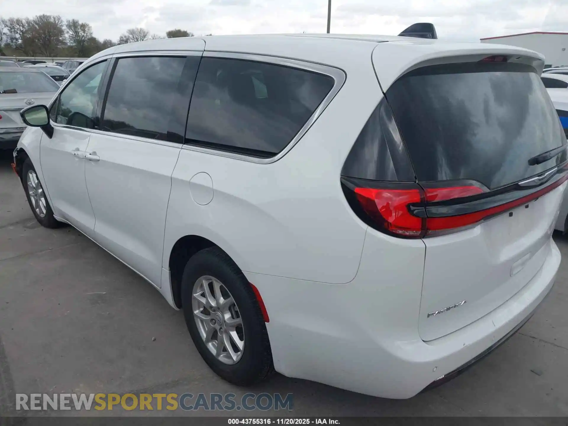3 Photograph of a damaged car 2C4RC1BG1SR579507 CHRYSLER PACIFICA 2025