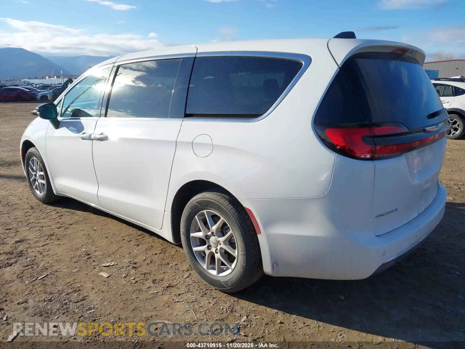 3 Фотография поврежденного автомобиля 2C4RC1BG2SR526234 CHRYSLER PACIFICA 2025