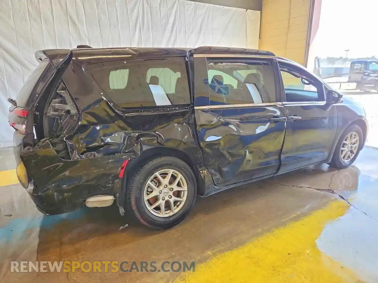 3 Photograph of a damaged car 2C4RC1BG2SR526797 CHRYSLER PACIFICA 2025