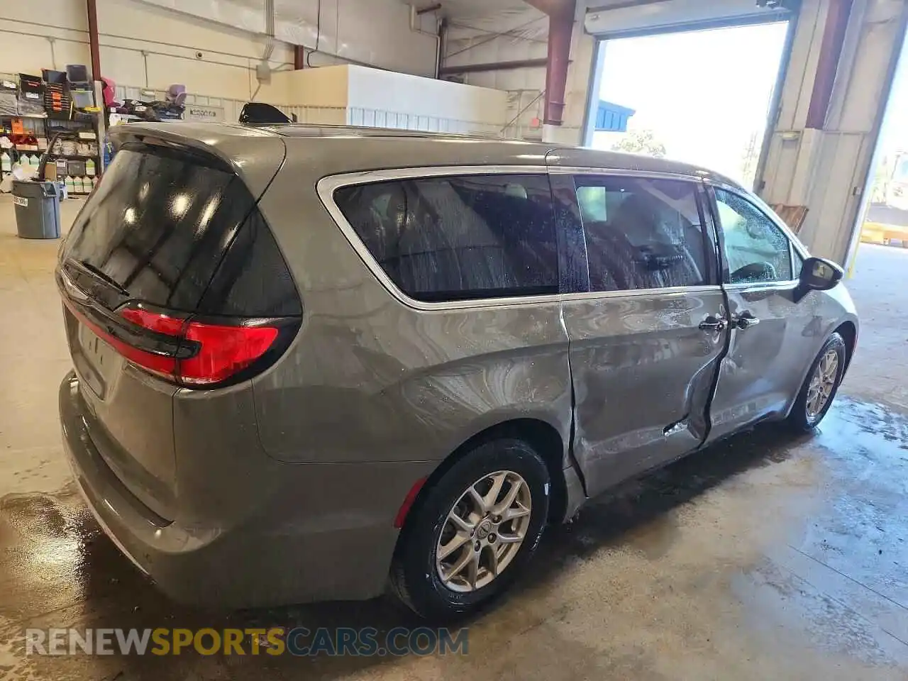 3 Фотография поврежденного автомобиля 2C4RC1BG2SR540957 CHRYSLER PACIFICA 2025