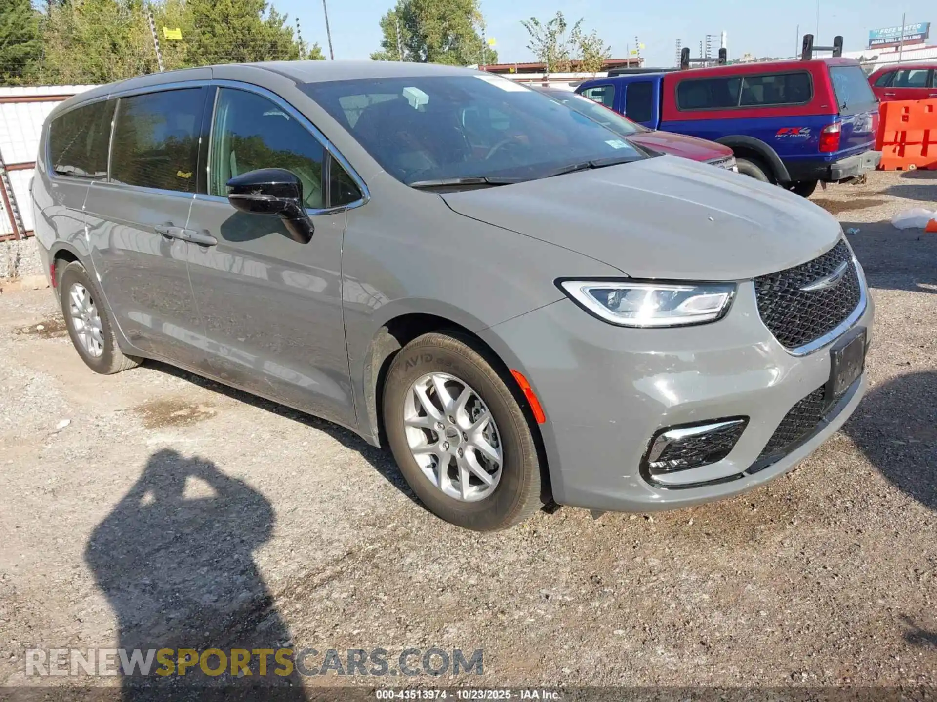 1 Photograph of a damaged car 2C4RC1BG2SR561338 CHRYSLER PACIFICA 2025
