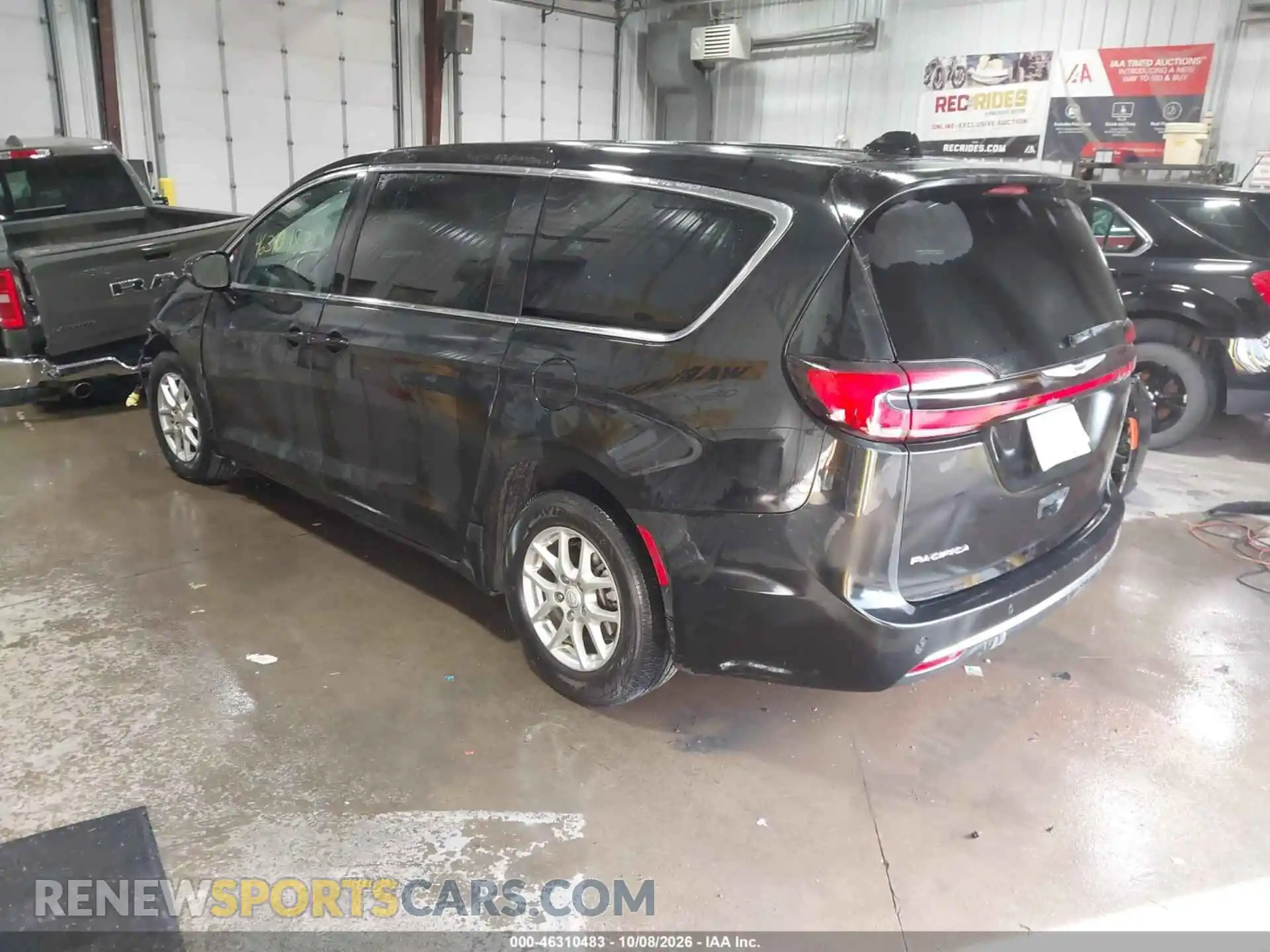 3 Photograph of a damaged car 2C4RC1BG3SR578844 CHRYSLER PACIFICA 2025