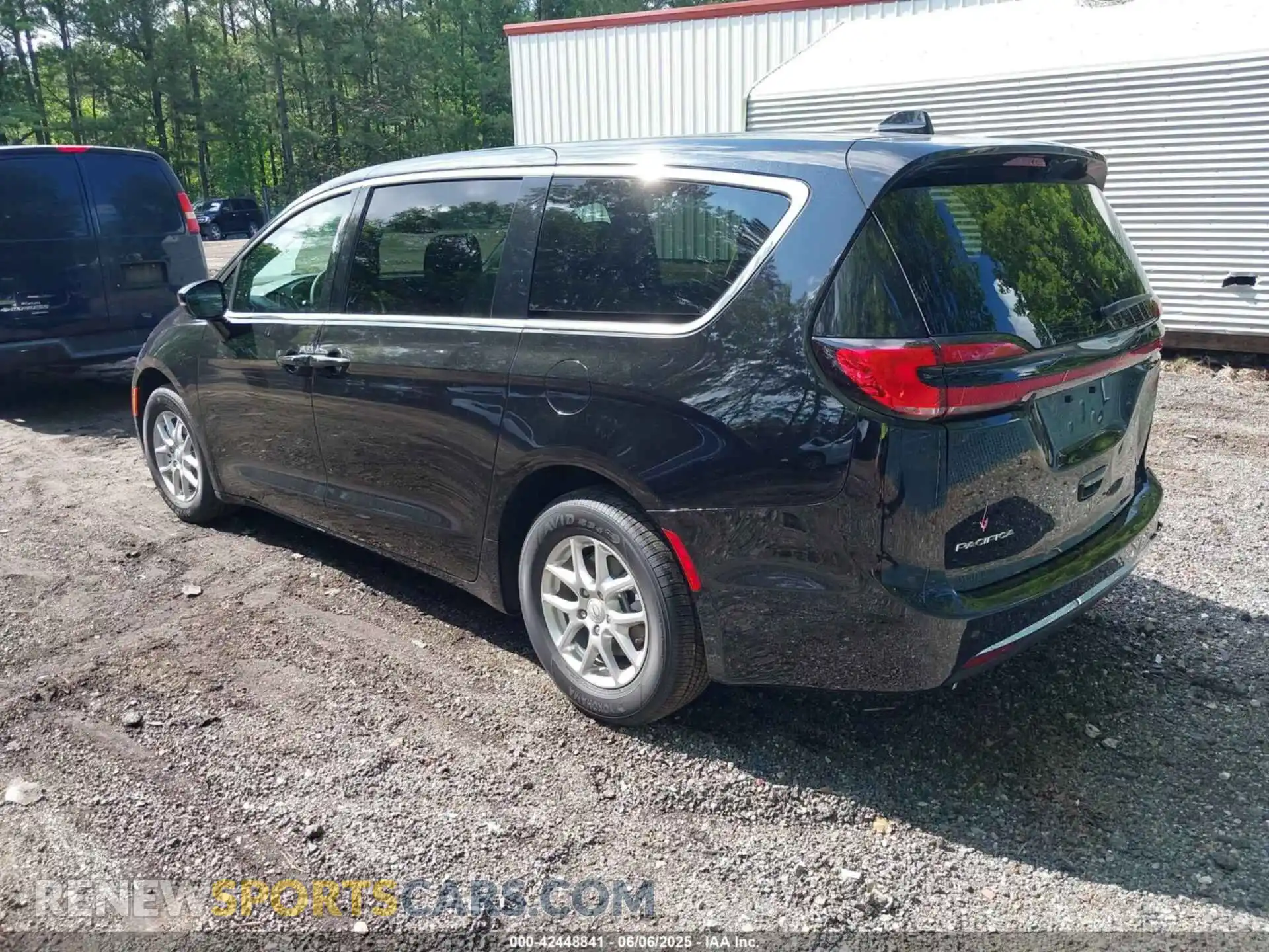 3 fotografías del automóvil dañado 2C4RC1BG3SR584689 CHRYSLER PACIFICA 2025