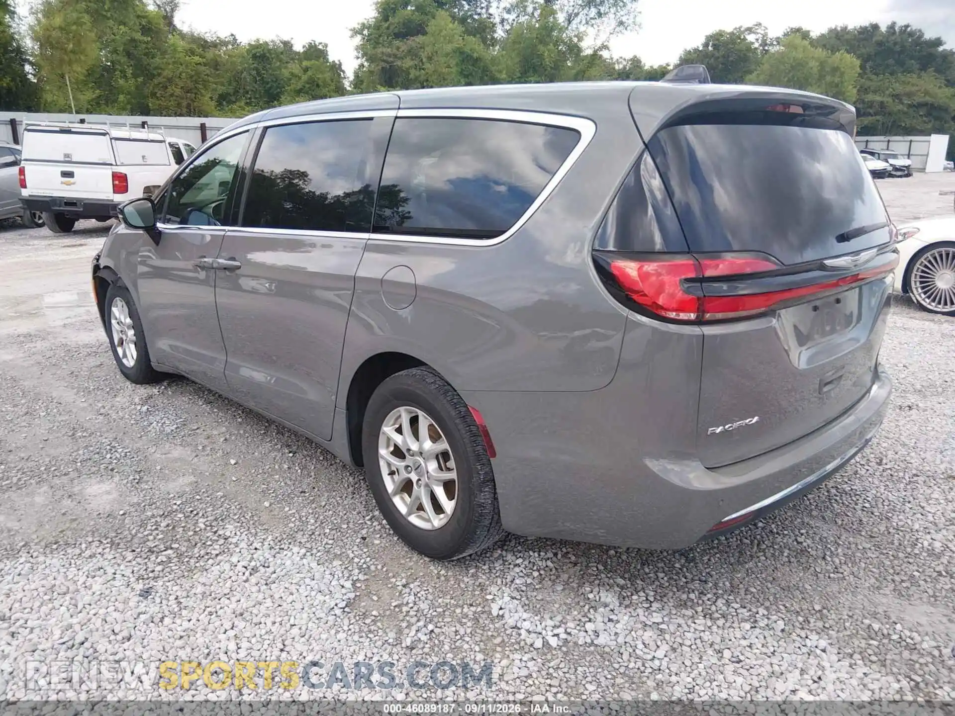3 Фотография поврежденного автомобиля 2C4RC1BG4SR520841 CHRYSLER PACIFICA 2025