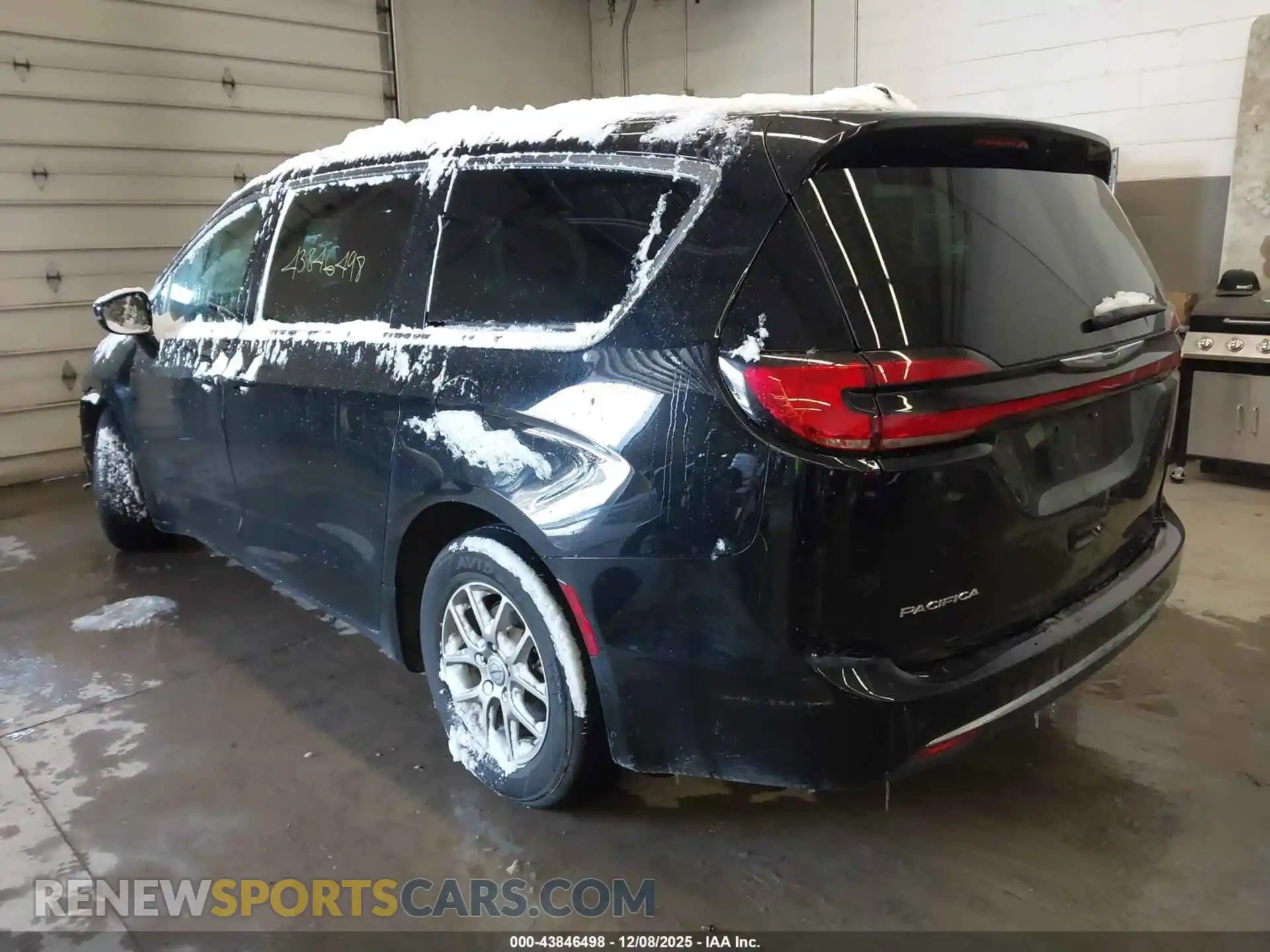 3 Photograph of a damaged car 2C4RC1BG5SR531993 CHRYSLER PACIFICA 2025