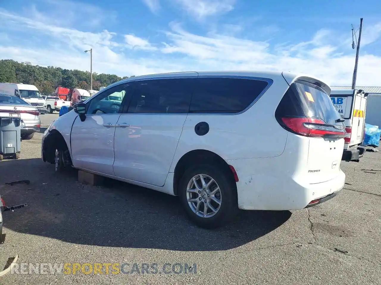 2 Photograph of a damaged car 2C4RC1BG5SR561317 CHRYSLER PACIFICA 2025