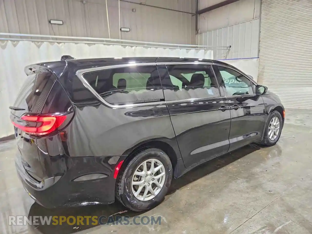 3 Photograph of a damaged car 2C4RC1BG5SR600391 CHRYSLER PACIFICA 2025