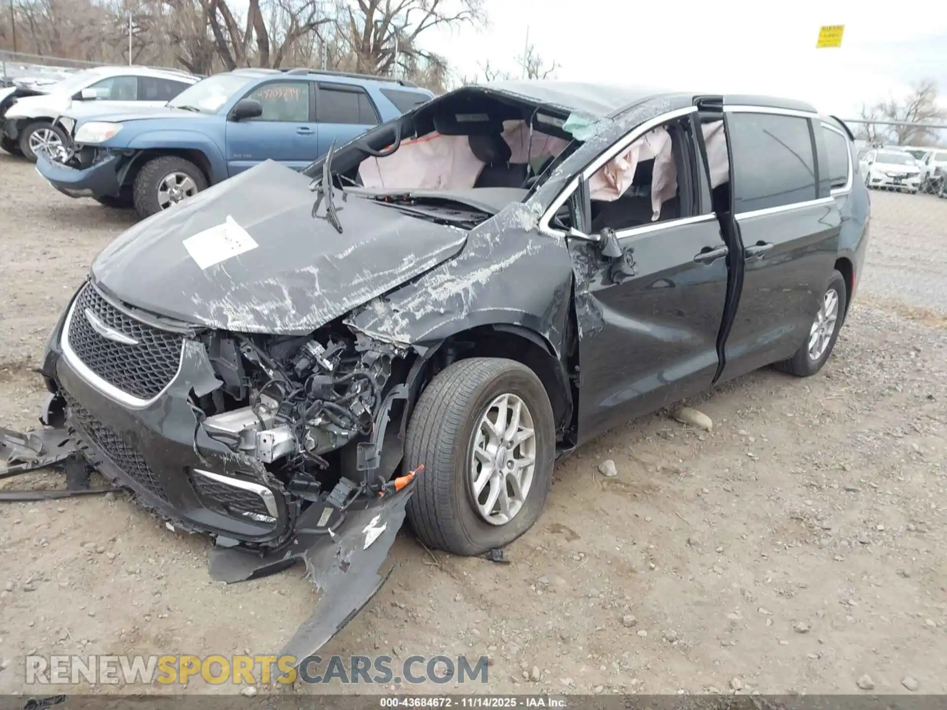 2 Photograph of a damaged car 2C4RC1BG6SR530920 CHRYSLER PACIFICA 2025