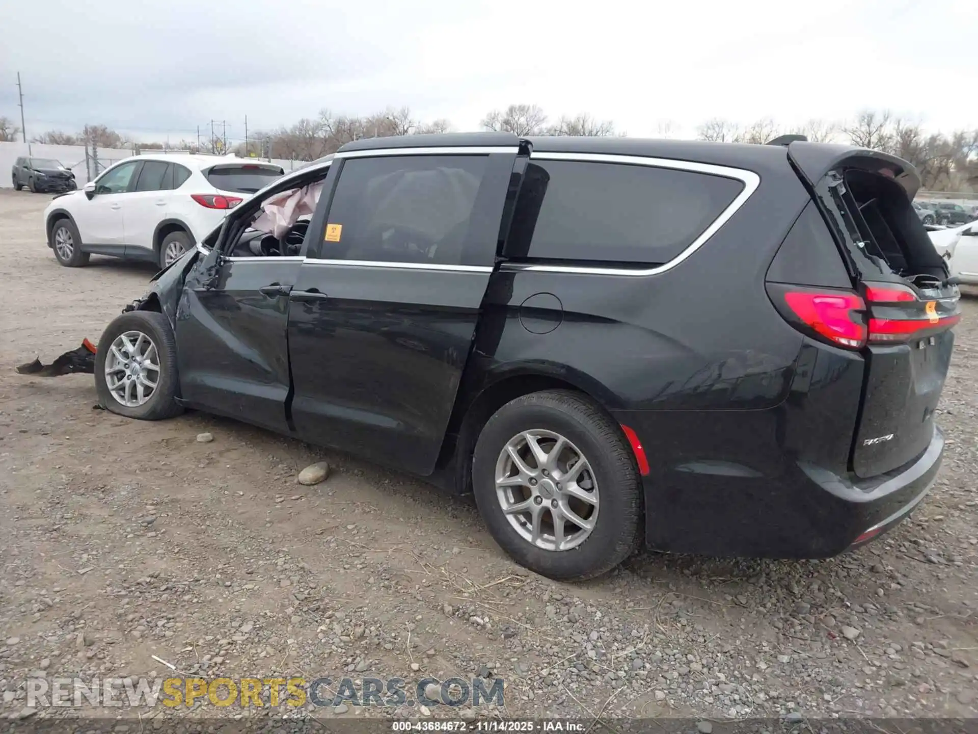 3 Photograph of a damaged car 2C4RC1BG6SR530920 CHRYSLER PACIFICA 2025