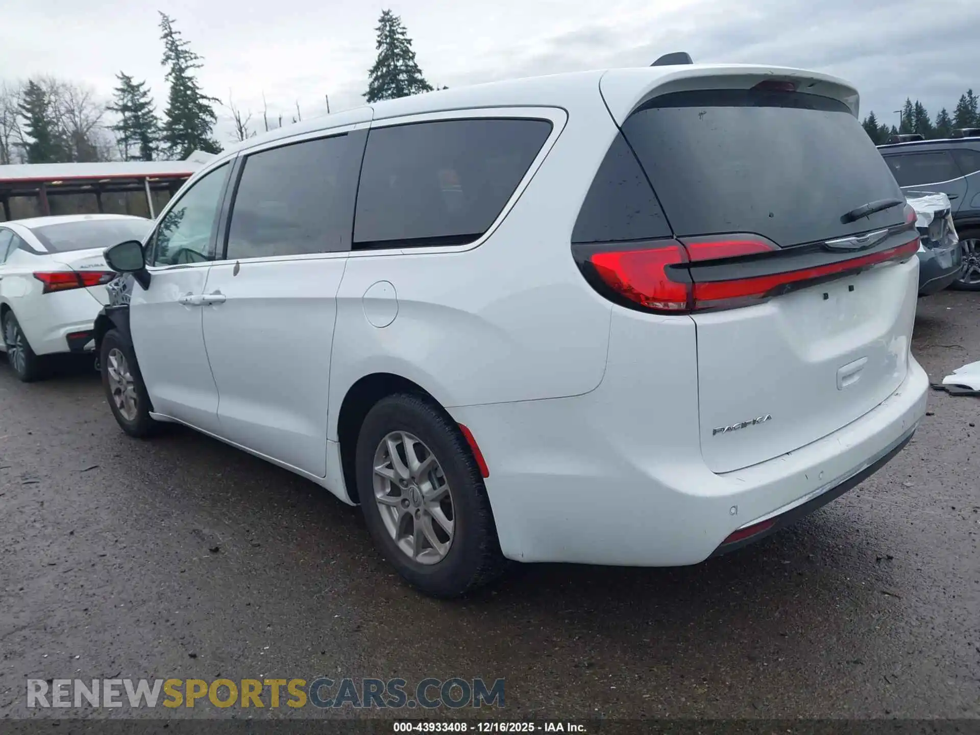 3 Photograph of a damaged car 2C4RC1BG6SR554893 CHRYSLER PACIFICA 2025