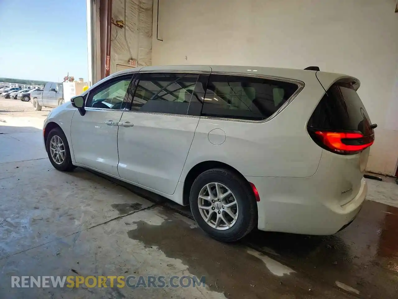2 Фотография поврежденного автомобиля 2C4RC1BG7SR513155 CHRYSLER PACIFICA 2025