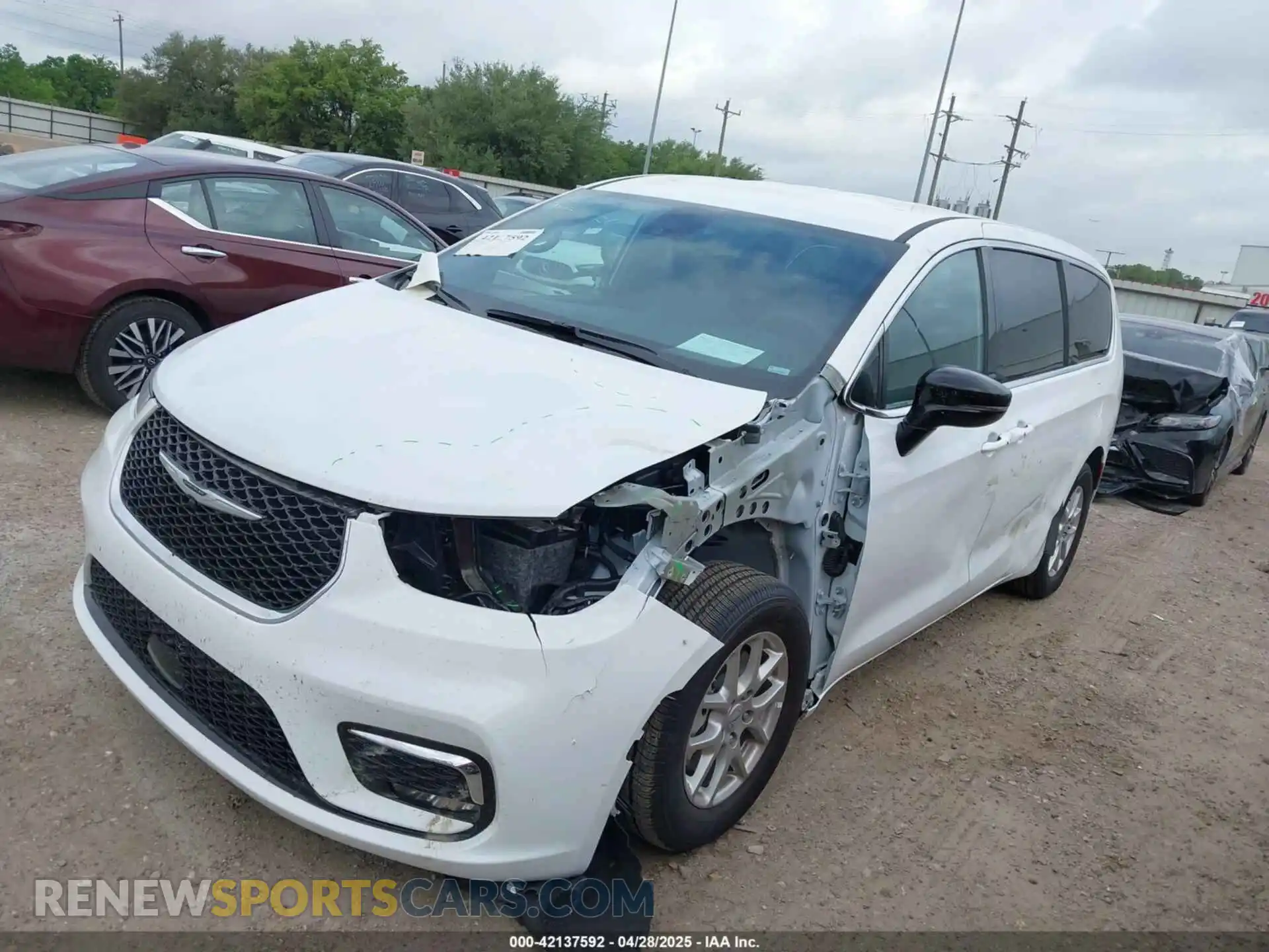 2 Photograph of a damaged car 2C4RC1BG7SR530912 CHRYSLER PACIFICA 2025