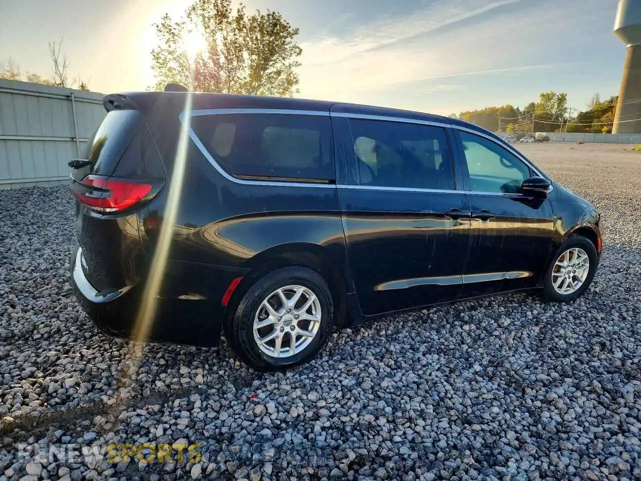 3 Photograph of a damaged car 2C4RC1BG7SR568835 CHRYSLER PACIFICA 2025