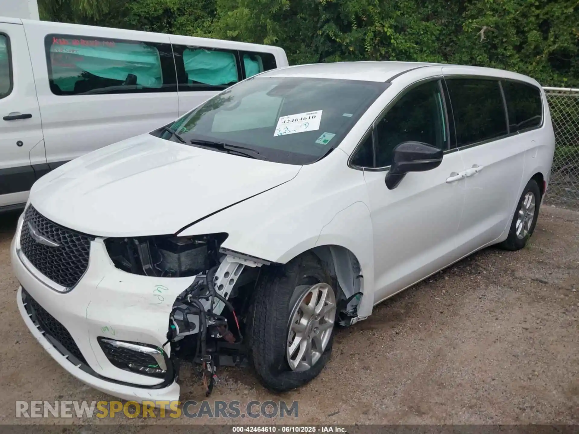 2 Photograph of a damaged car 2C4RC1BG8SR545385 CHRYSLER PACIFICA 2025