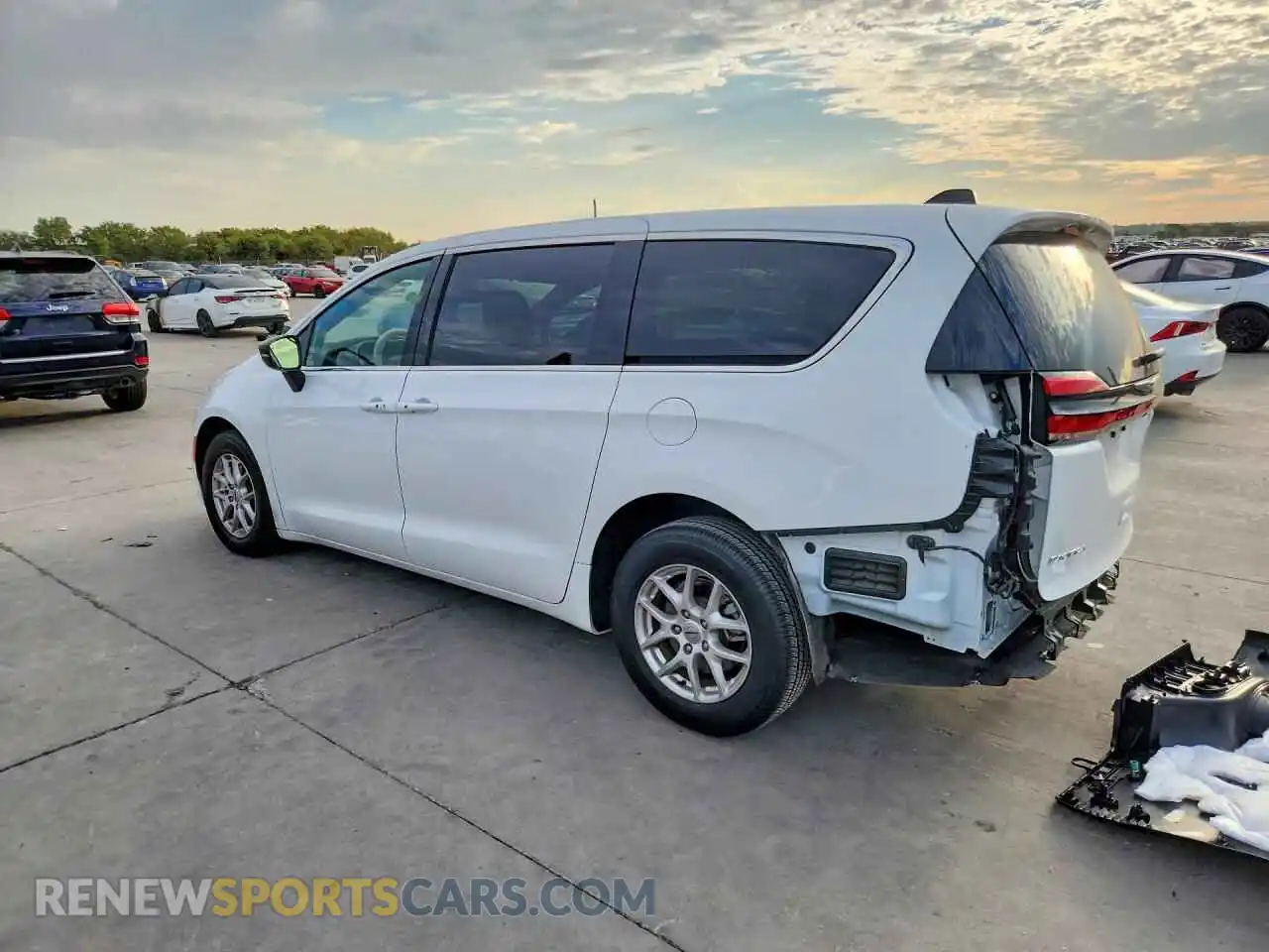 2 Photograph of a damaged car 2C4RC1BG8SR568469 CHRYSLER PACIFICA 2025