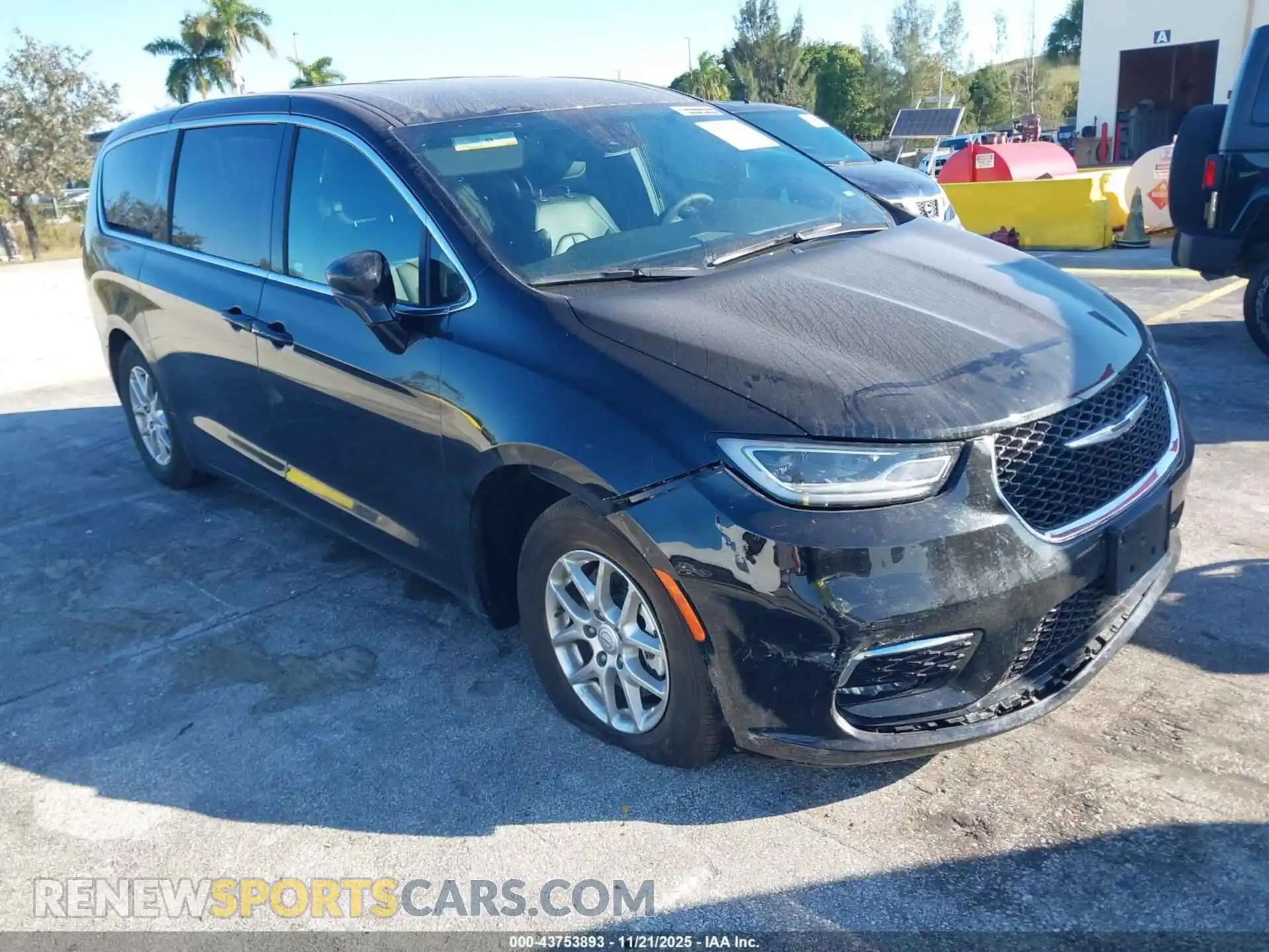 1 Photograph of a damaged car 2C4RC1BG8SR593372 CHRYSLER PACIFICA 2025