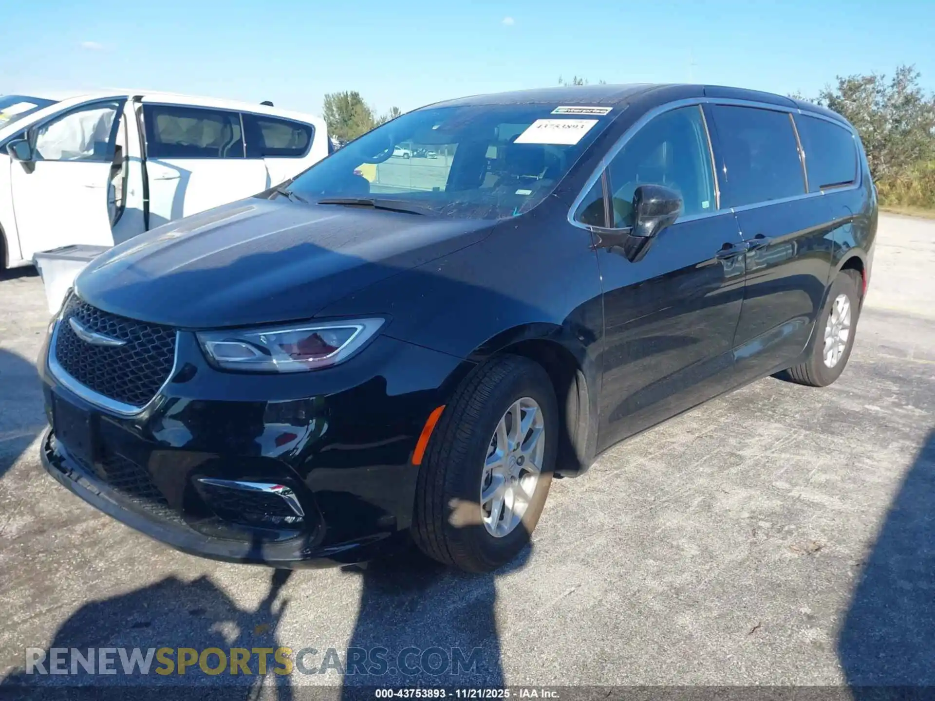 2 Photograph of a damaged car 2C4RC1BG8SR593372 CHRYSLER PACIFICA 2025