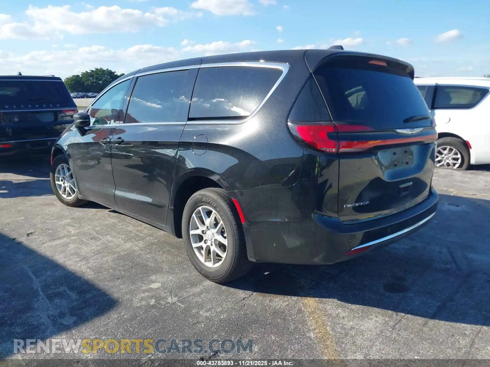 3 Photograph of a damaged car 2C4RC1BG8SR593372 CHRYSLER PACIFICA 2025