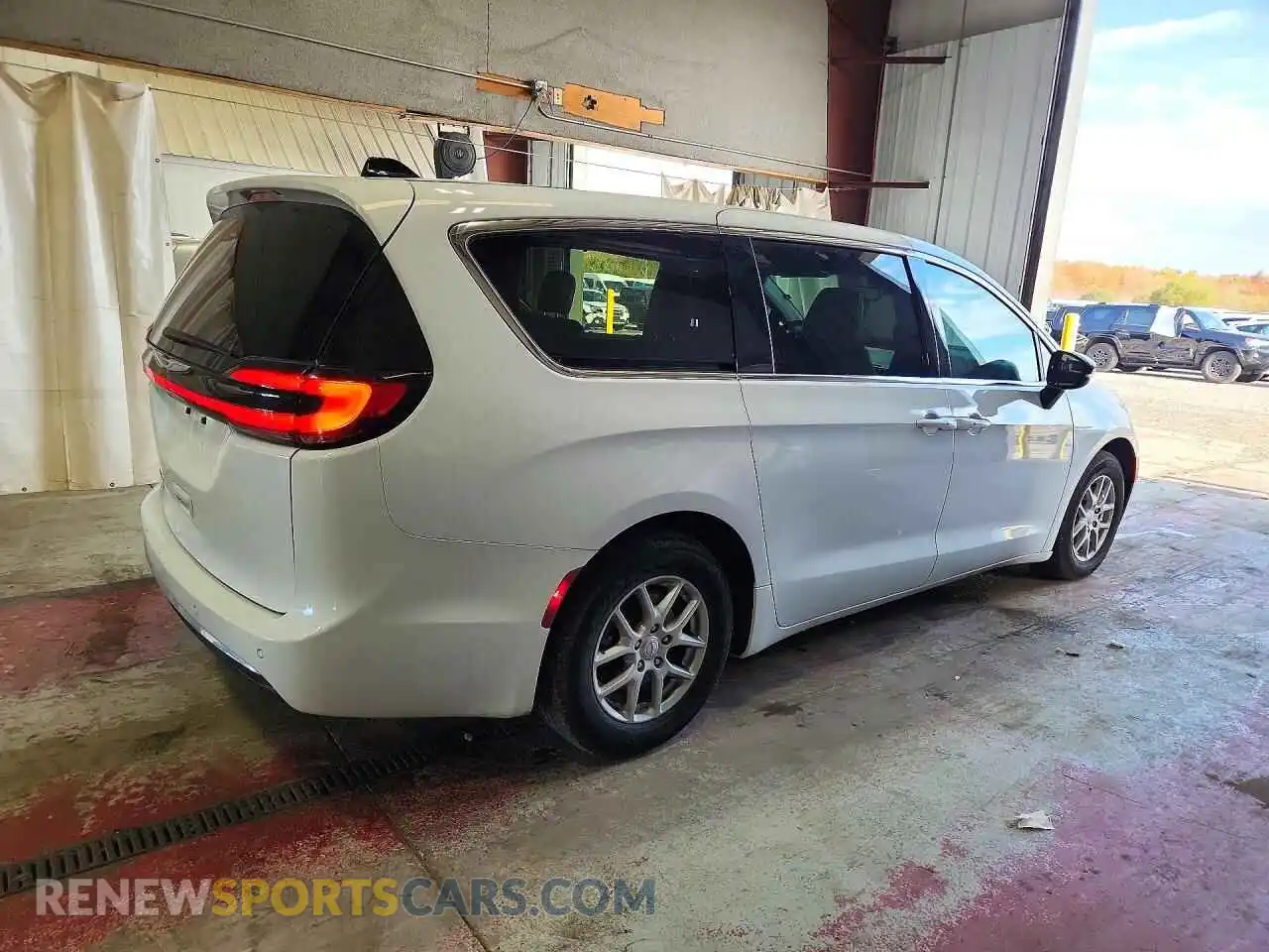 3 Photograph of a damaged car 2C4RC1BG8SR614771 CHRYSLER PACIFICA 2025