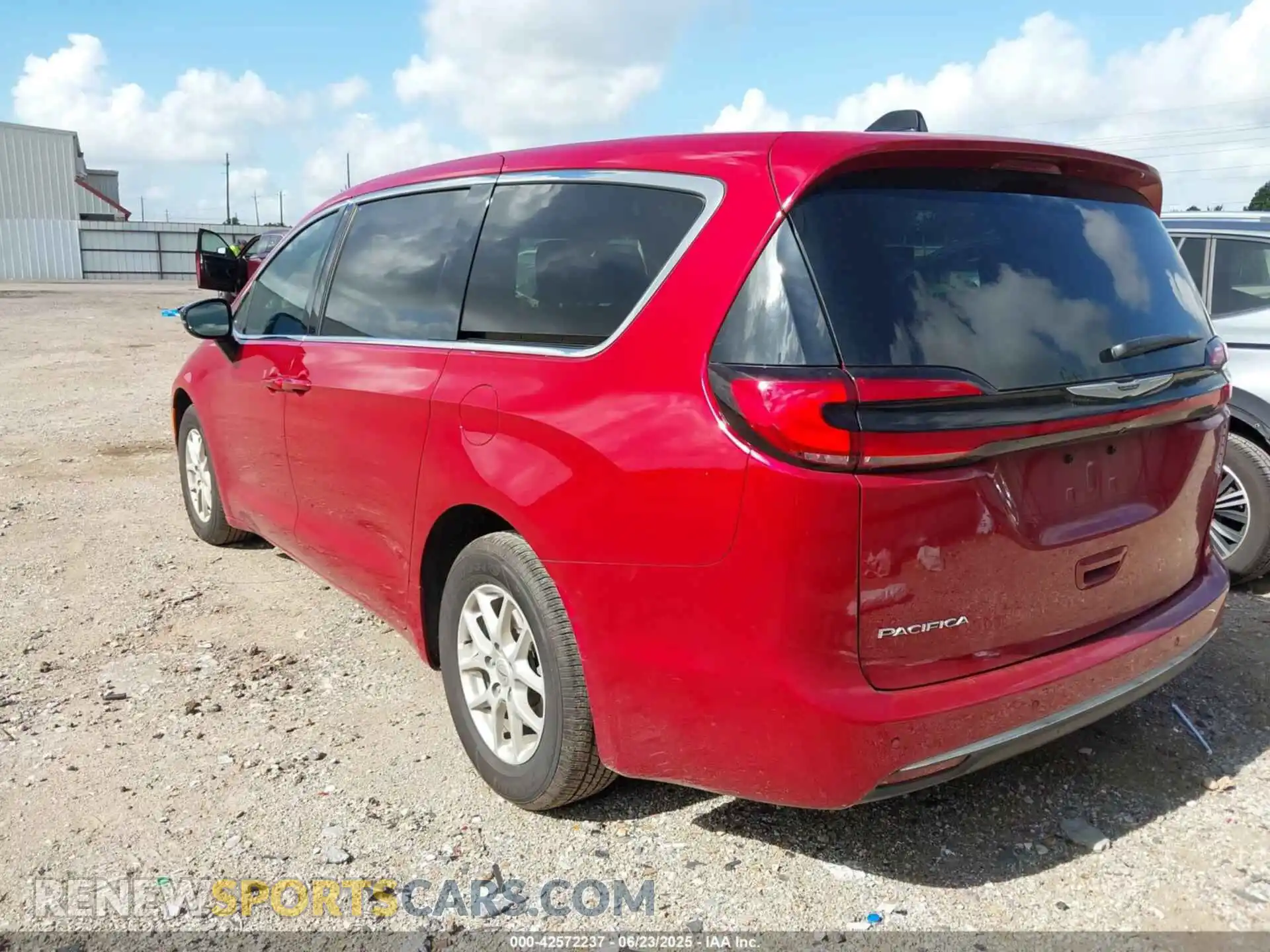 3 Photograph of a damaged car 2C4RC1BG9SR516185 CHRYSLER PACIFICA 2025