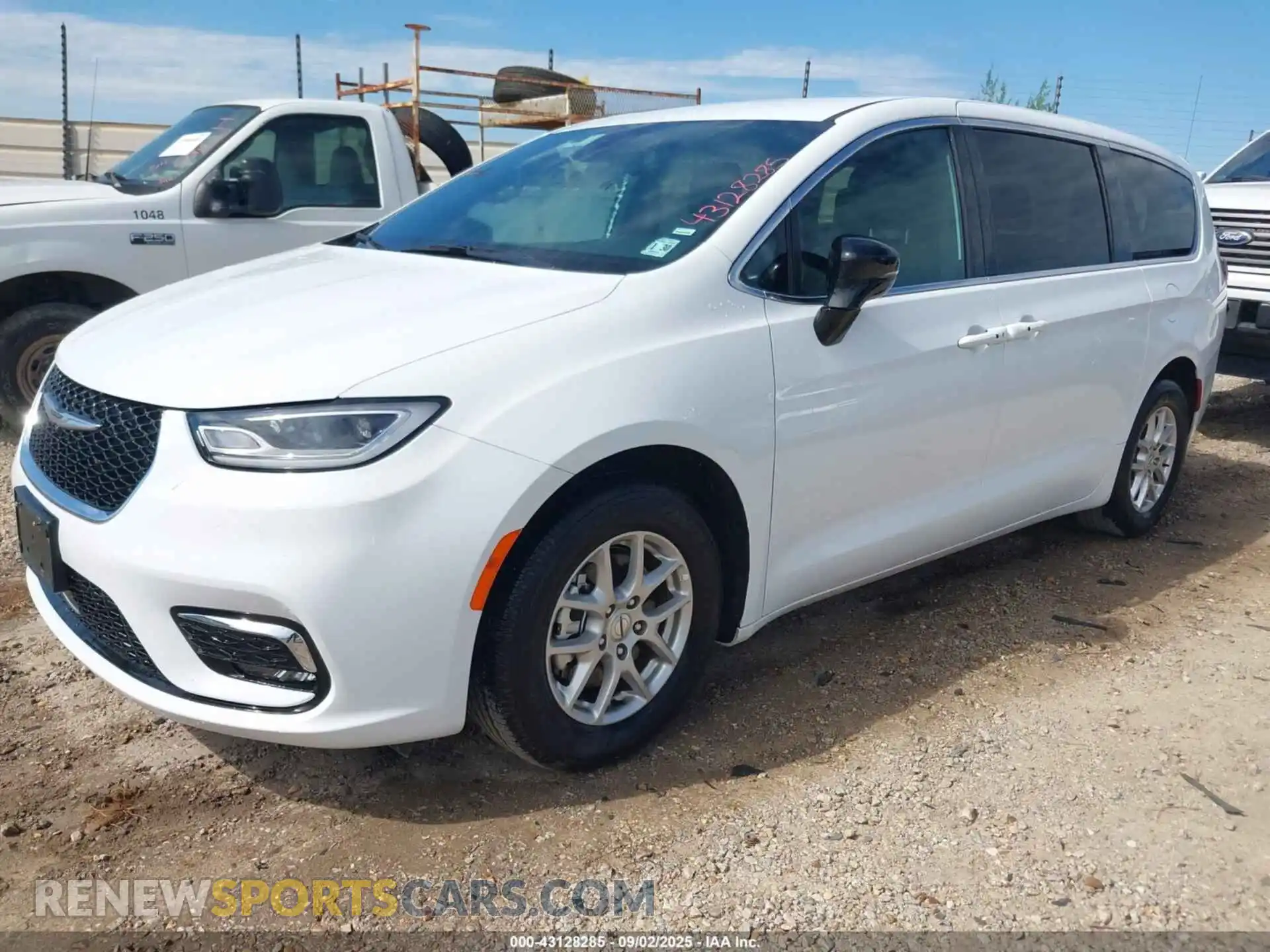 2 Фотография поврежденного автомобиля 2C4RC1BG9SR532001 CHRYSLER PACIFICA 2025