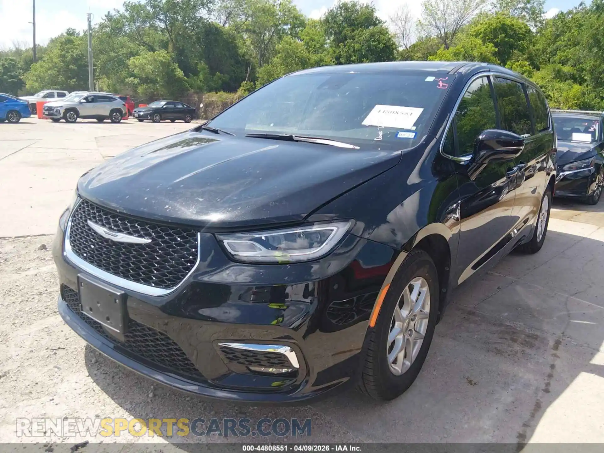2 Photograph of a damaged car 2C4RC1BG9SR570473 CHRYSLER PACIFICA 2025