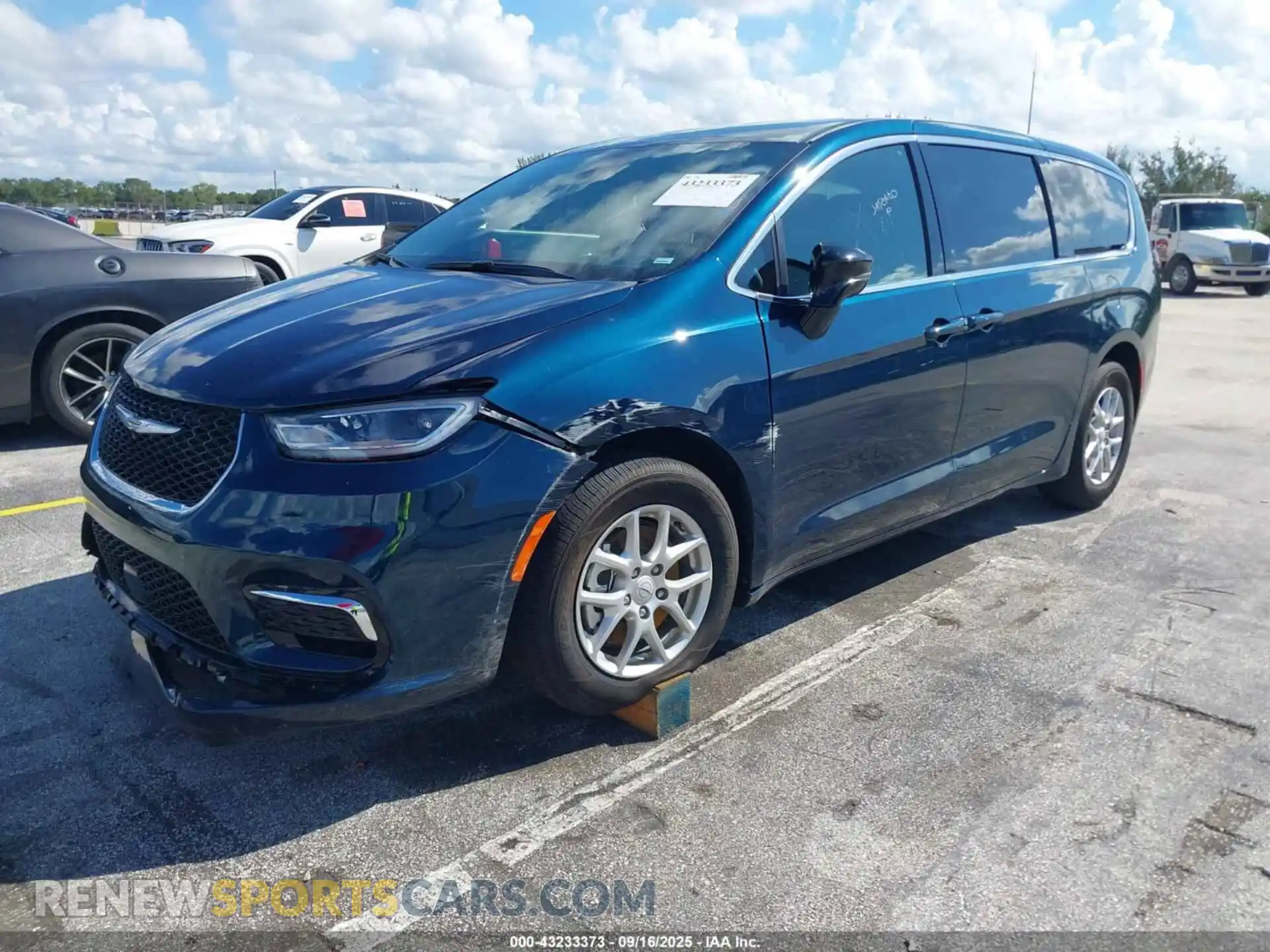 2 Photograph of a damaged car 2C4RC1BG9SR578802 CHRYSLER PACIFICA 2025