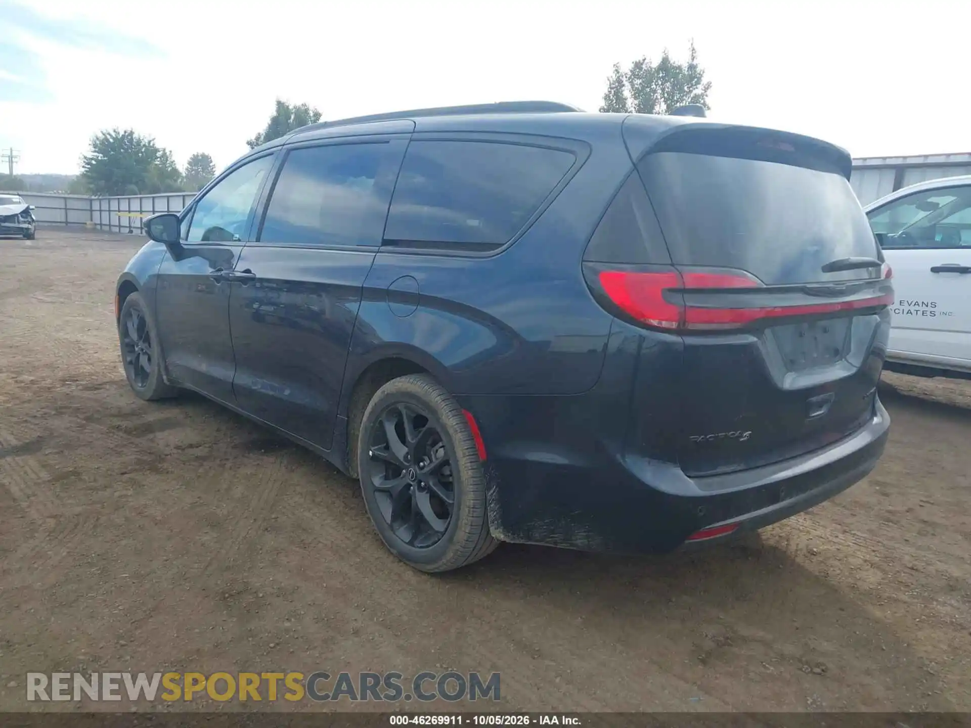 3 Photograph of a damaged car 2C4RC1GG1SR611008 CHRYSLER PACIFICA 2025