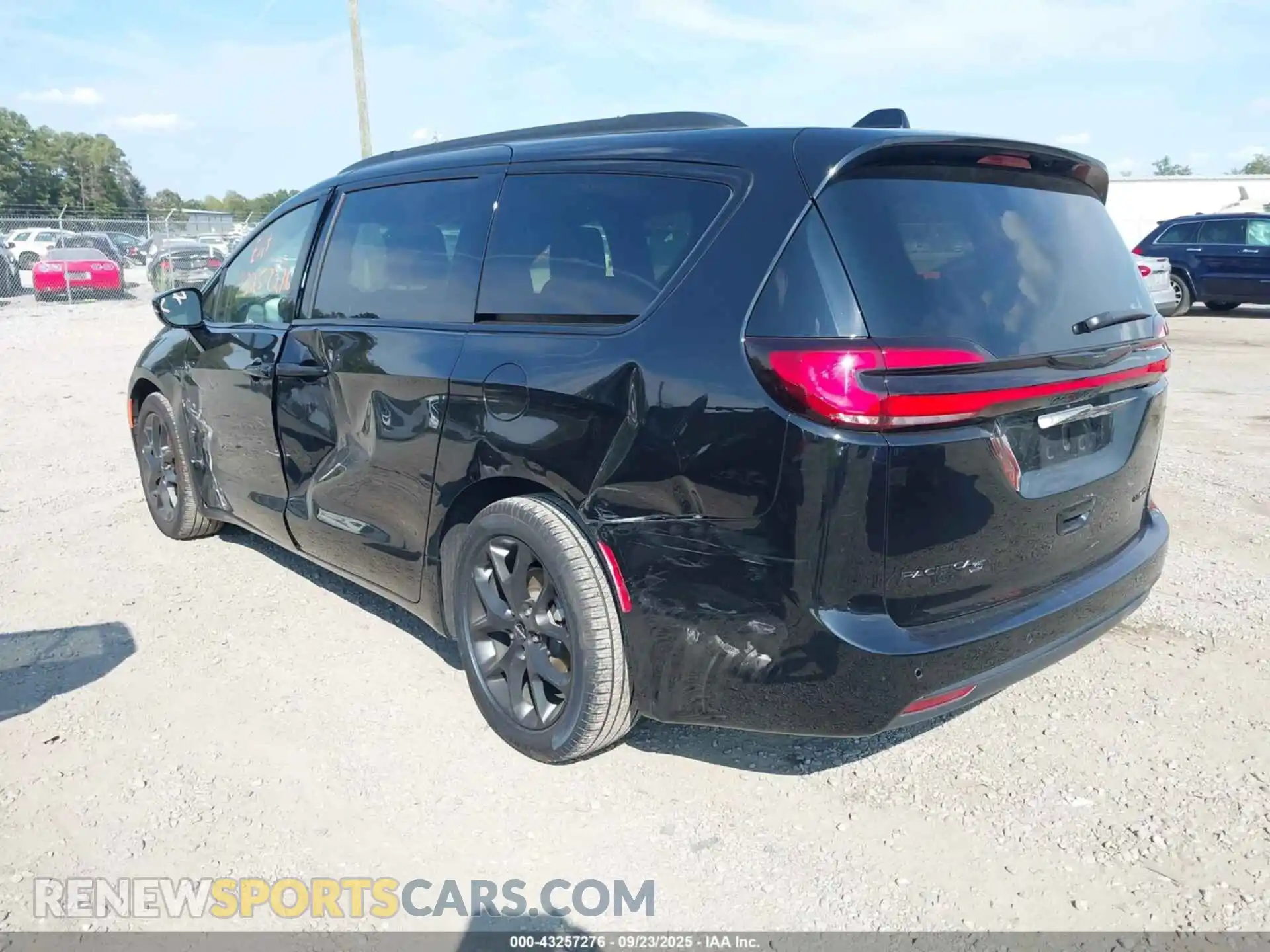 3 Фотография поврежденного автомобиля 2C4RC1GG2SR524475 CHRYSLER PACIFICA 2025