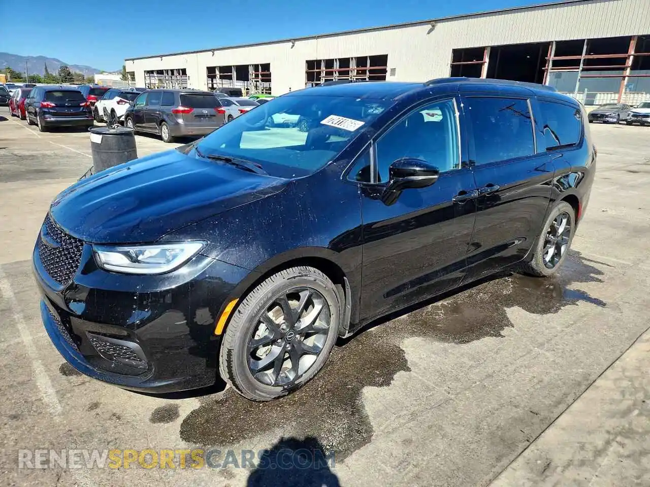 1 Photograph of a damaged car 2C4RC1GG2SR537582 CHRYSLER PACIFICA 2025