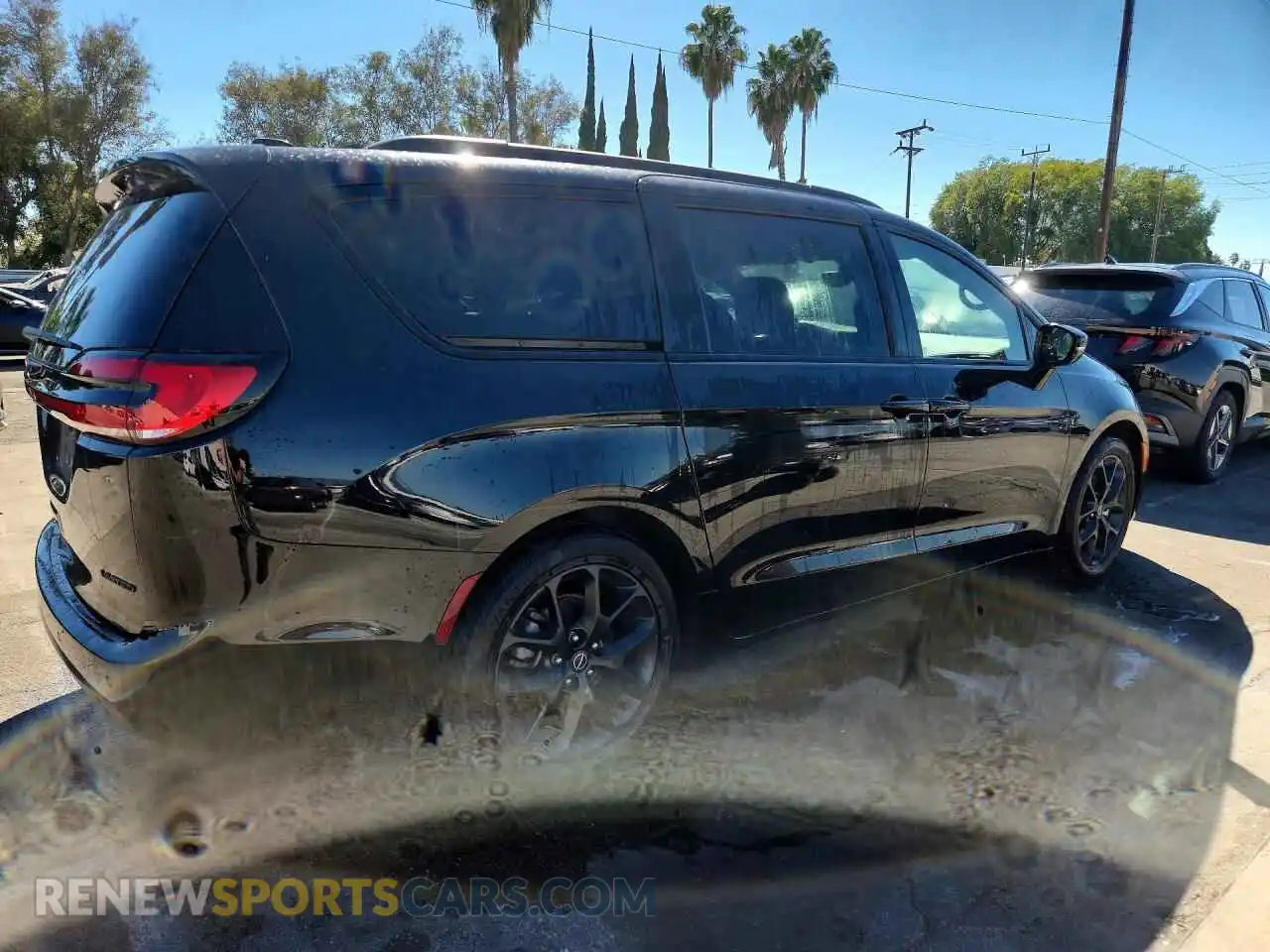 3 Photograph of a damaged car 2C4RC1GG2SR537582 CHRYSLER PACIFICA 2025