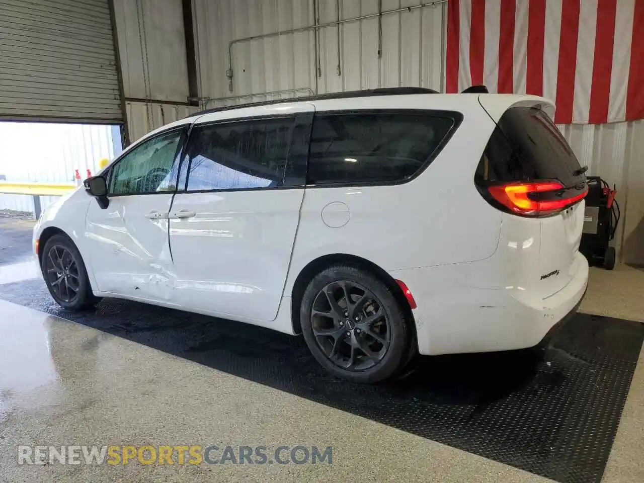 2 Photograph of a damaged car 2C4RC1GG3SR514747 CHRYSLER PACIFICA 2025