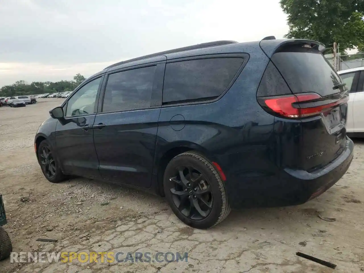 2 Photograph of a damaged car 2C4RC1GG3SR516224 CHRYSLER PACIFICA 2025