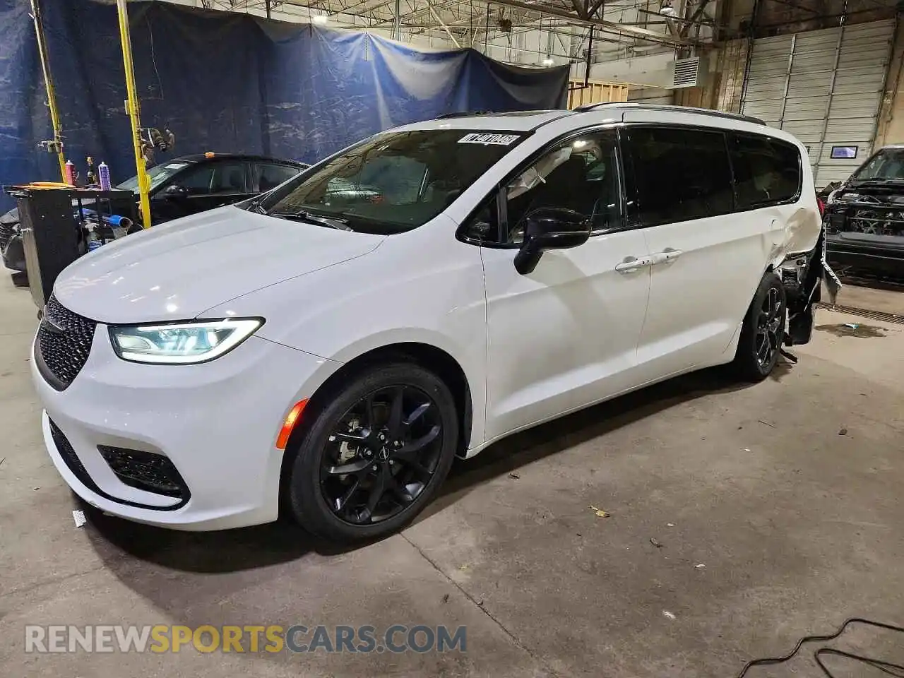 1 Photograph of a damaged car 2C4RC1GG3SR529409 CHRYSLER PACIFICA 2025