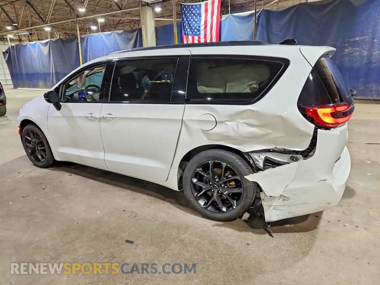 2 Photograph of a damaged car 2C4RC1GG3SR529409 CHRYSLER PACIFICA 2025