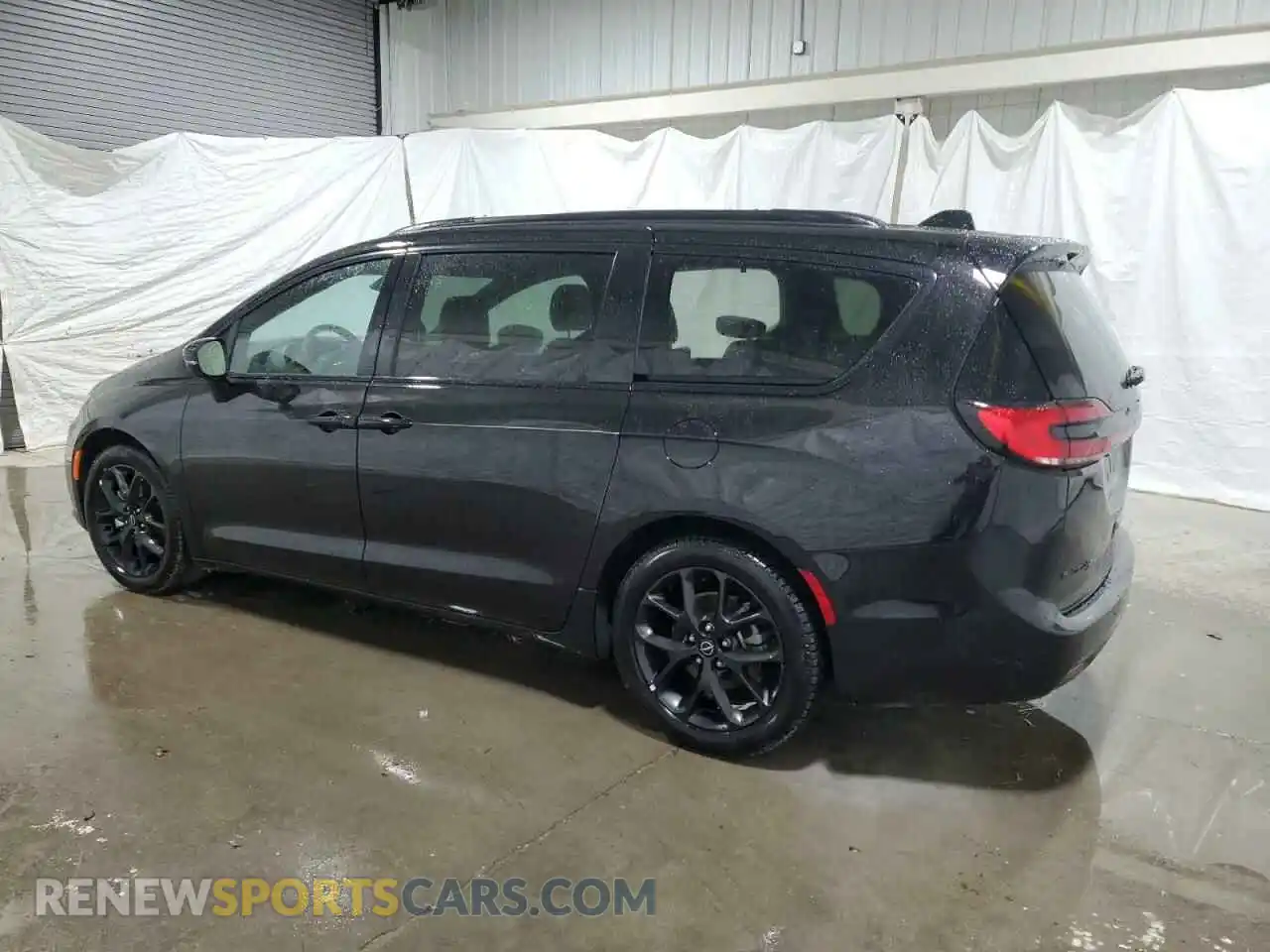 2 Photograph of a damaged car 2C4RC1GG3SR550826 CHRYSLER PACIFICA 2025