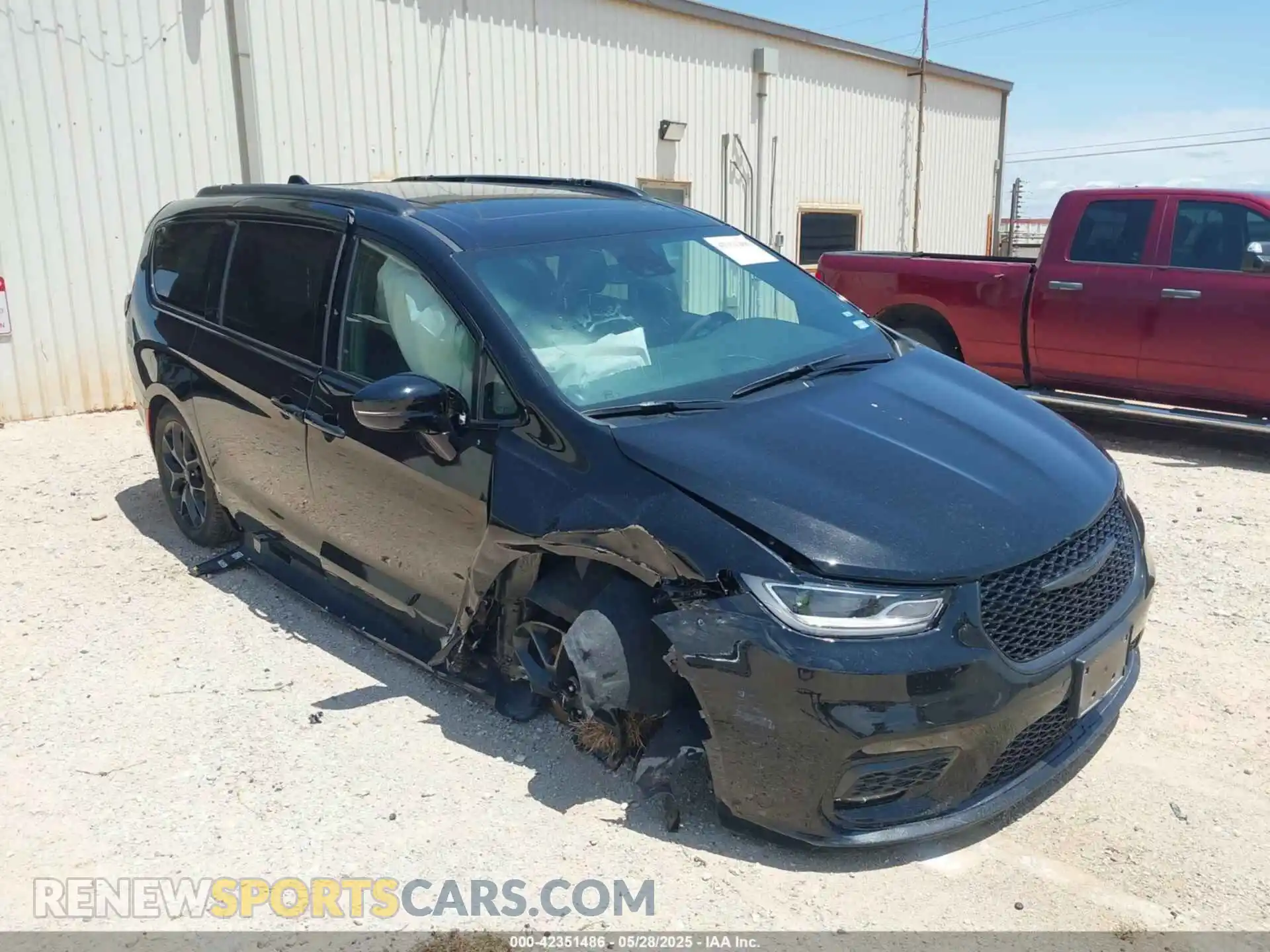 1 Photograph of a damaged car 2C4RC1GG5SR515673 CHRYSLER PACIFICA 2025