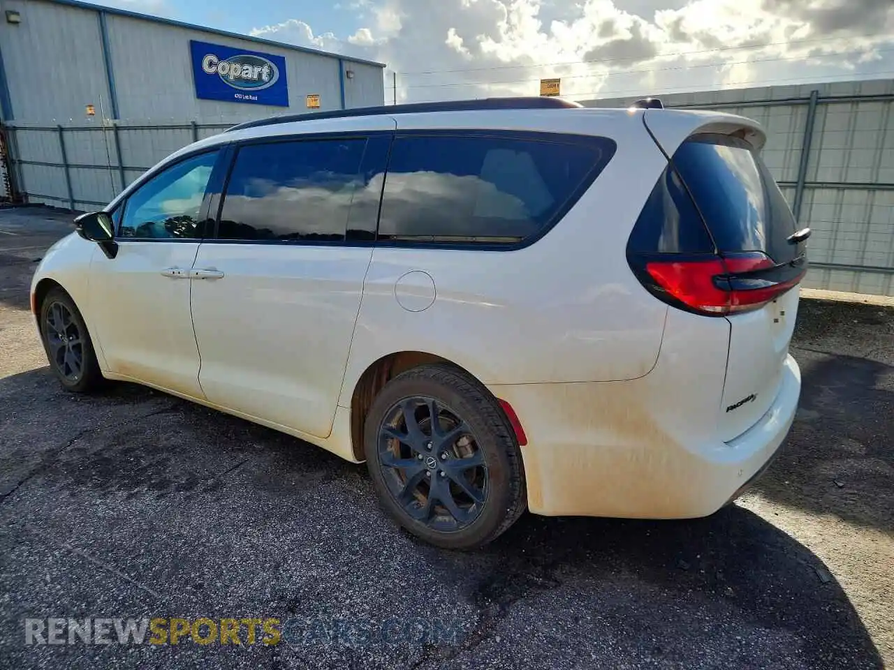 2 fotografías del automóvil dañado 2C4RC1GG5SR537642 CHRYSLER PACIFICA 2025
