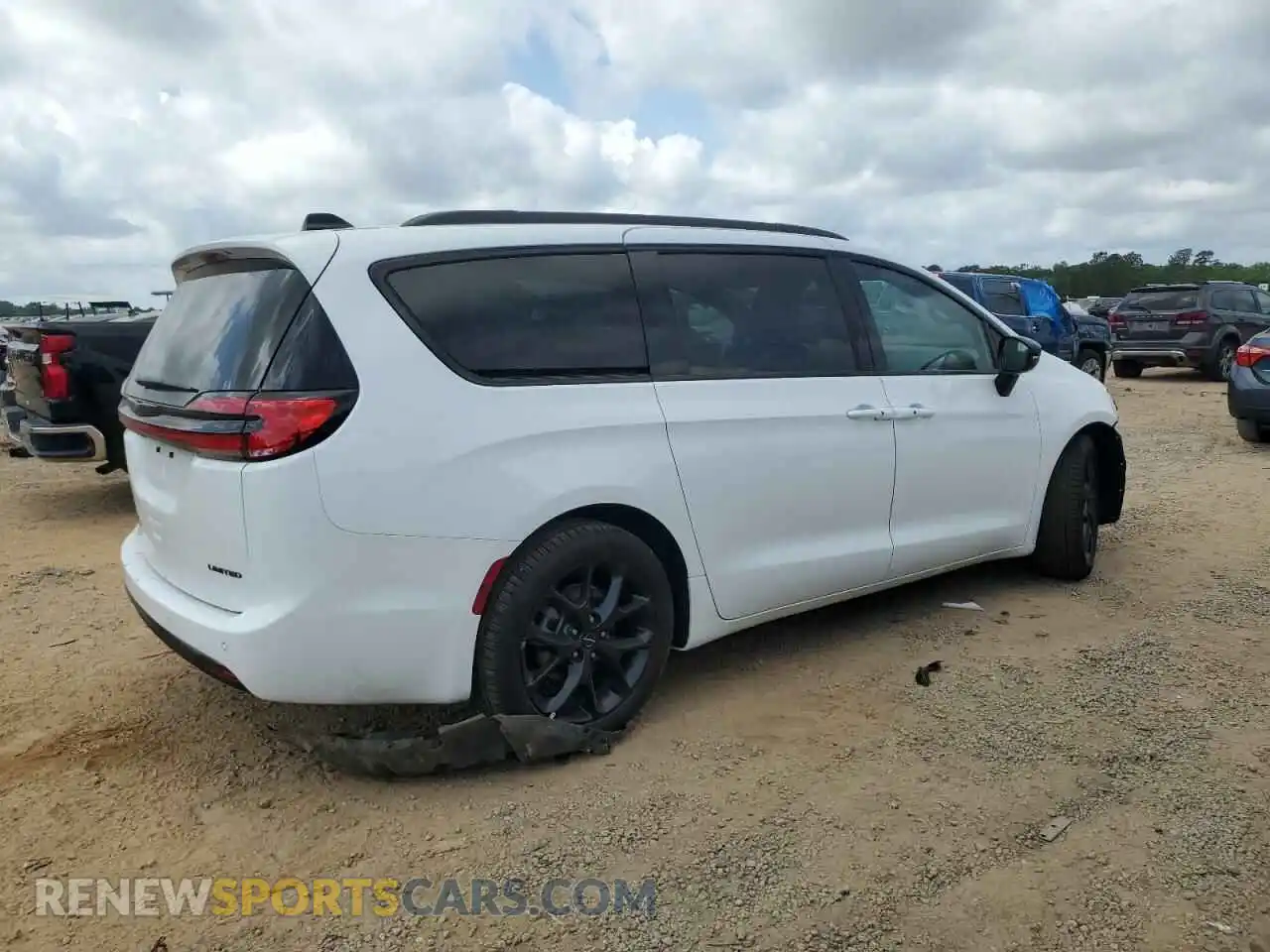 3 Photograph of a damaged car 2C4RC1GG6SR529369 CHRYSLER PACIFICA 2025