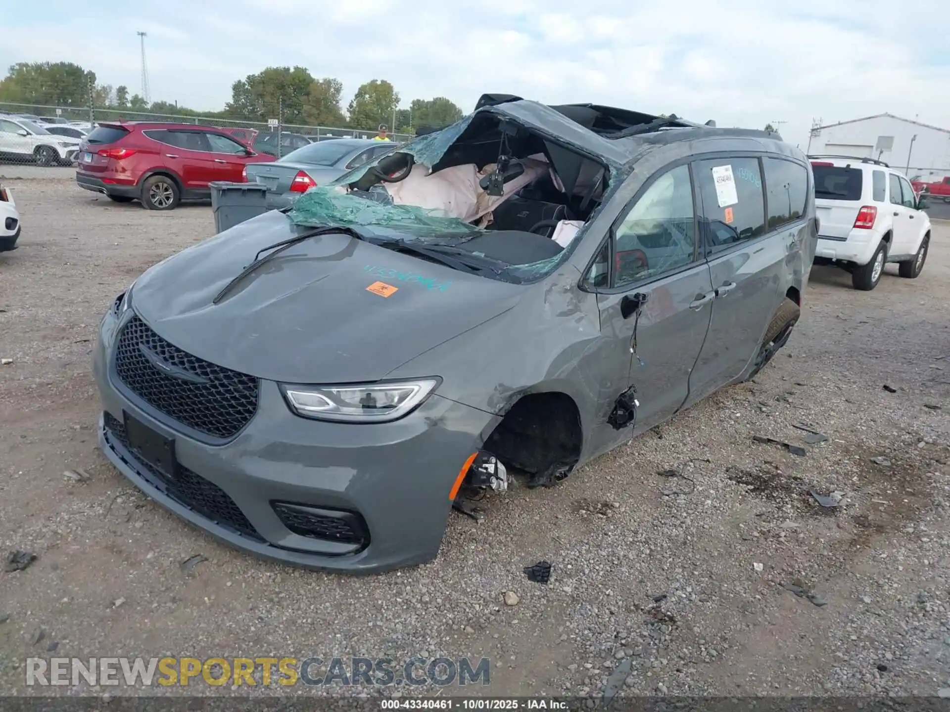 2 fotografías del automóvil dañado 2C4RC1GG6SR613871 CHRYSLER PACIFICA 2025