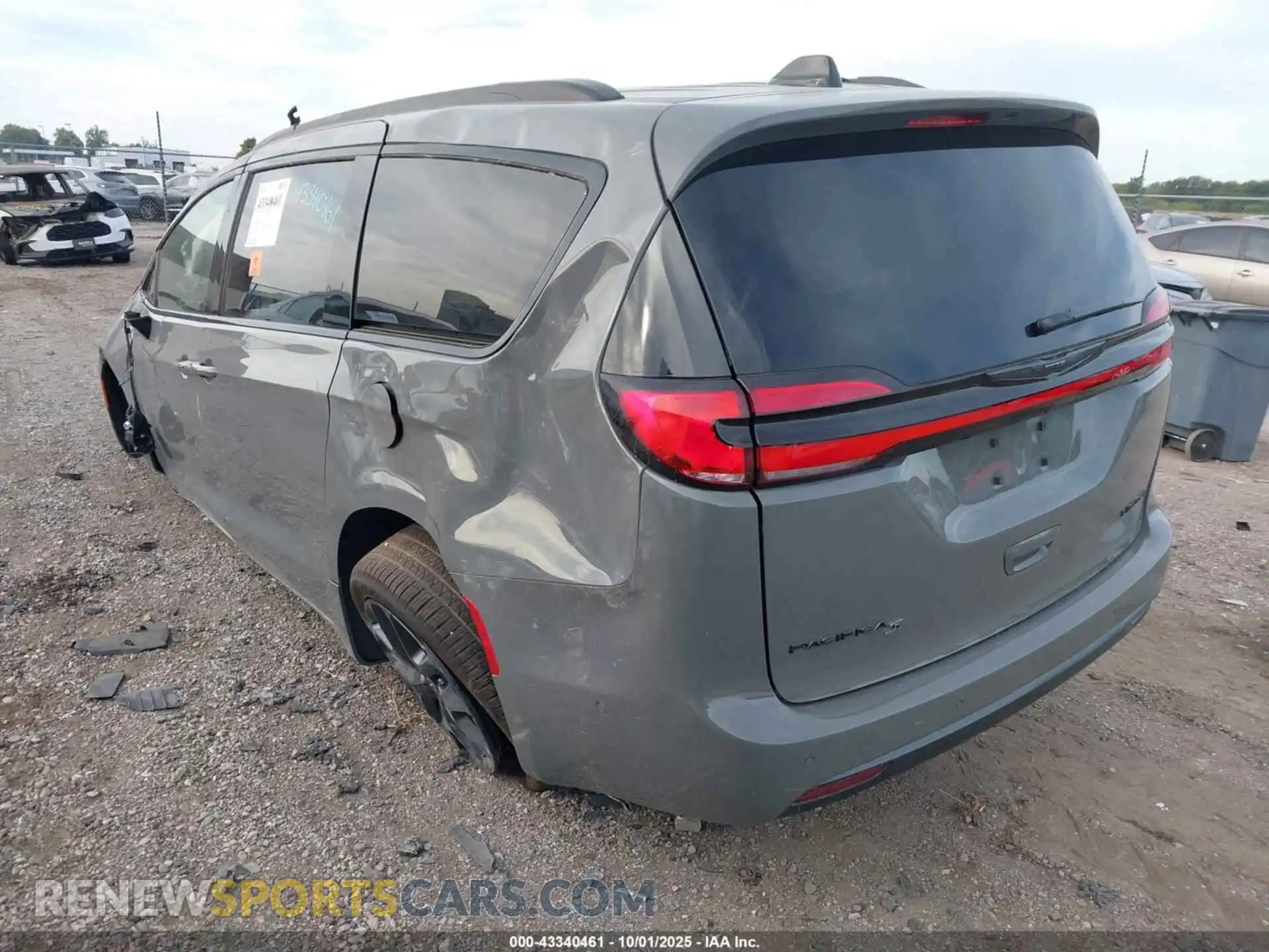 3 fotografías del automóvil dañado 2C4RC1GG6SR613871 CHRYSLER PACIFICA 2025