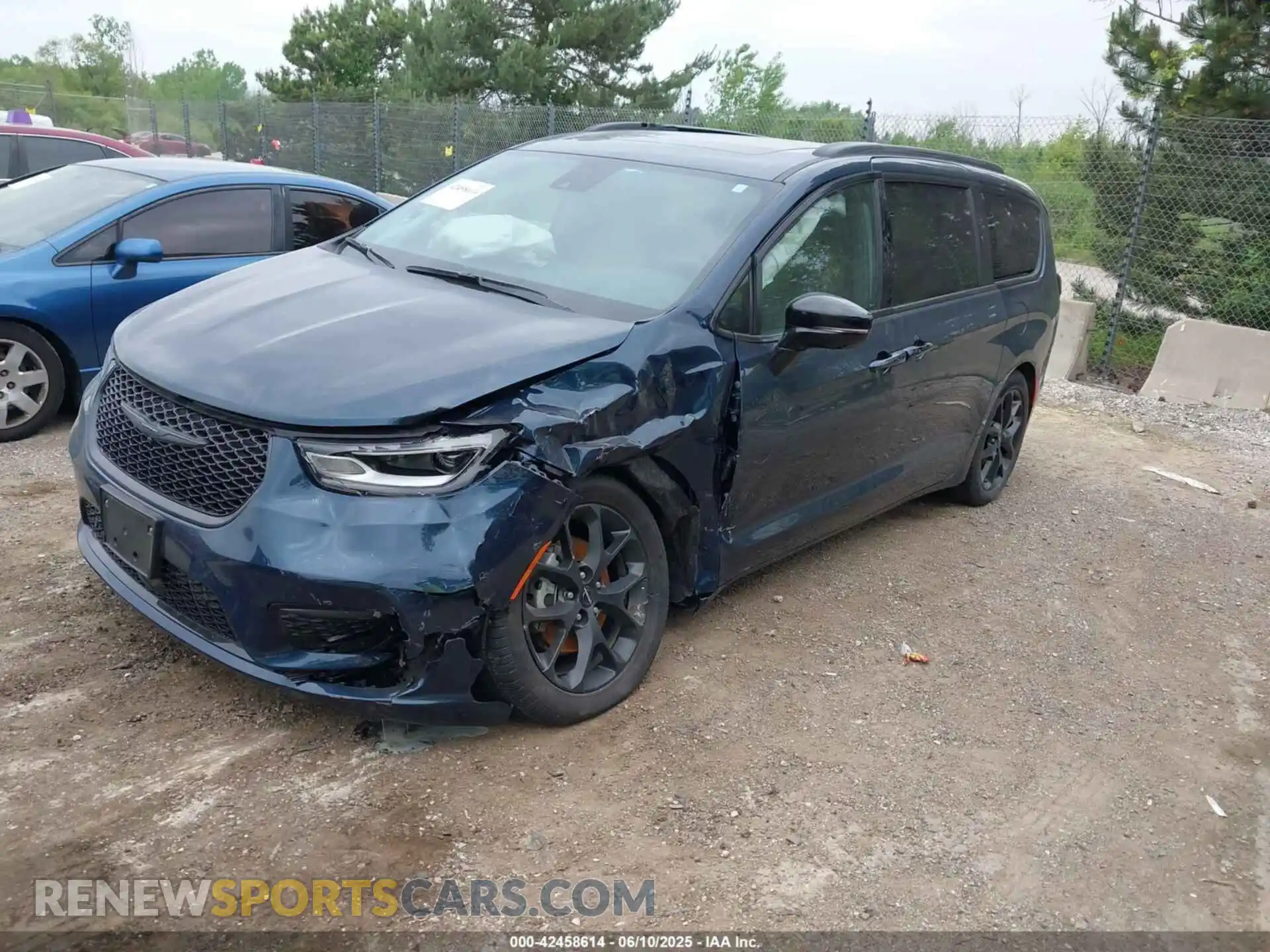 2 Photograph of a damaged car 2C4RC1GG7SR527114 CHRYSLER PACIFICA 2025